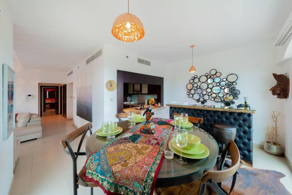 Tanaro, The Views by Emaar - Mint Stay