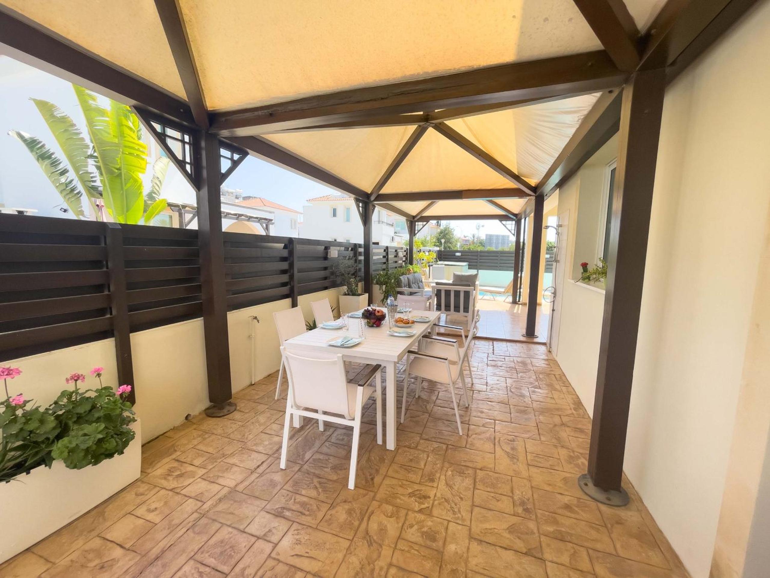 La Vita Villa #1