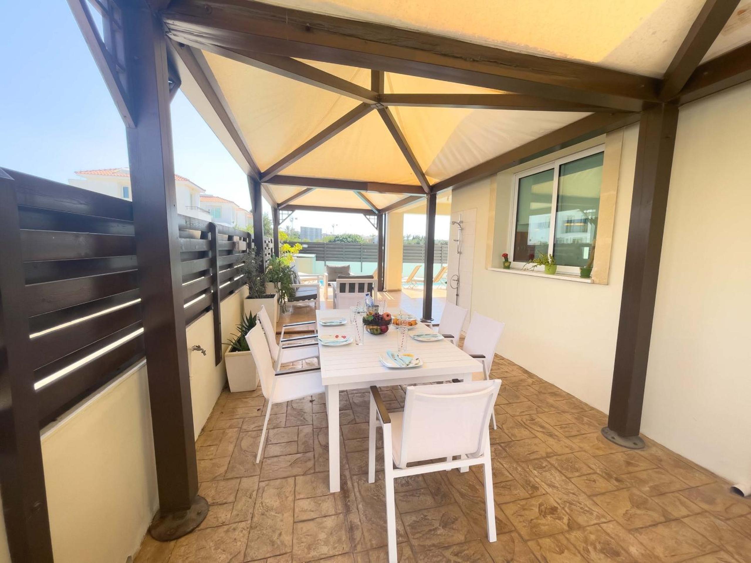 La Vita Villa #1