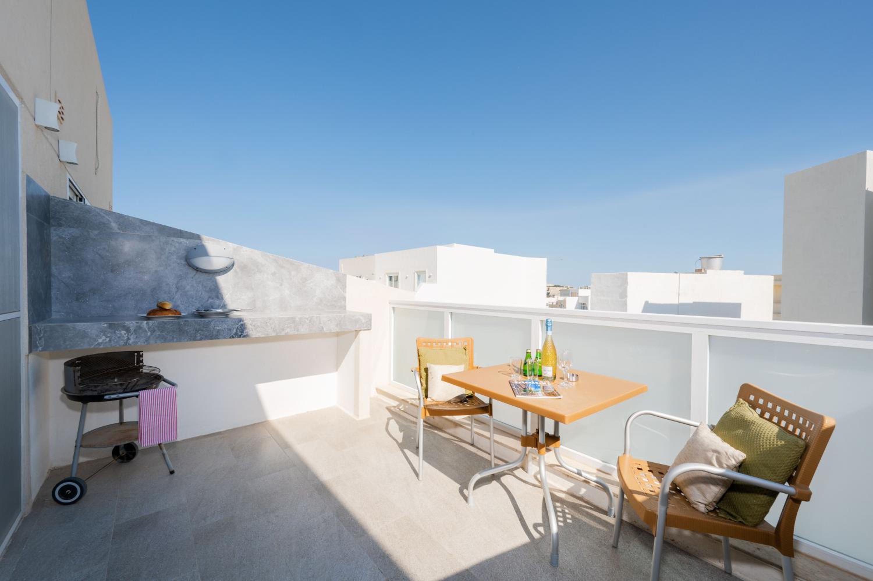 Vela Blu Apartments - Rose Court photo 2