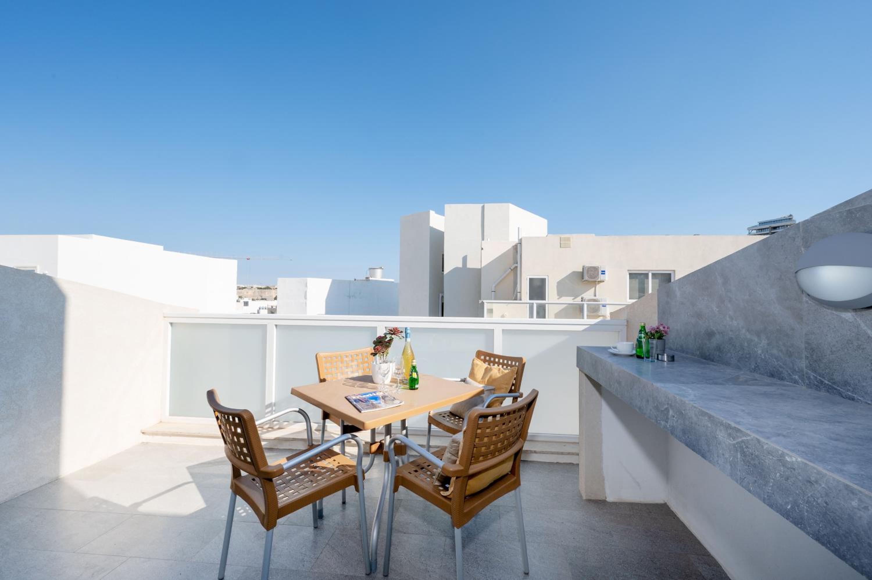 Vela Blu Apartments - Rose Court photo 1