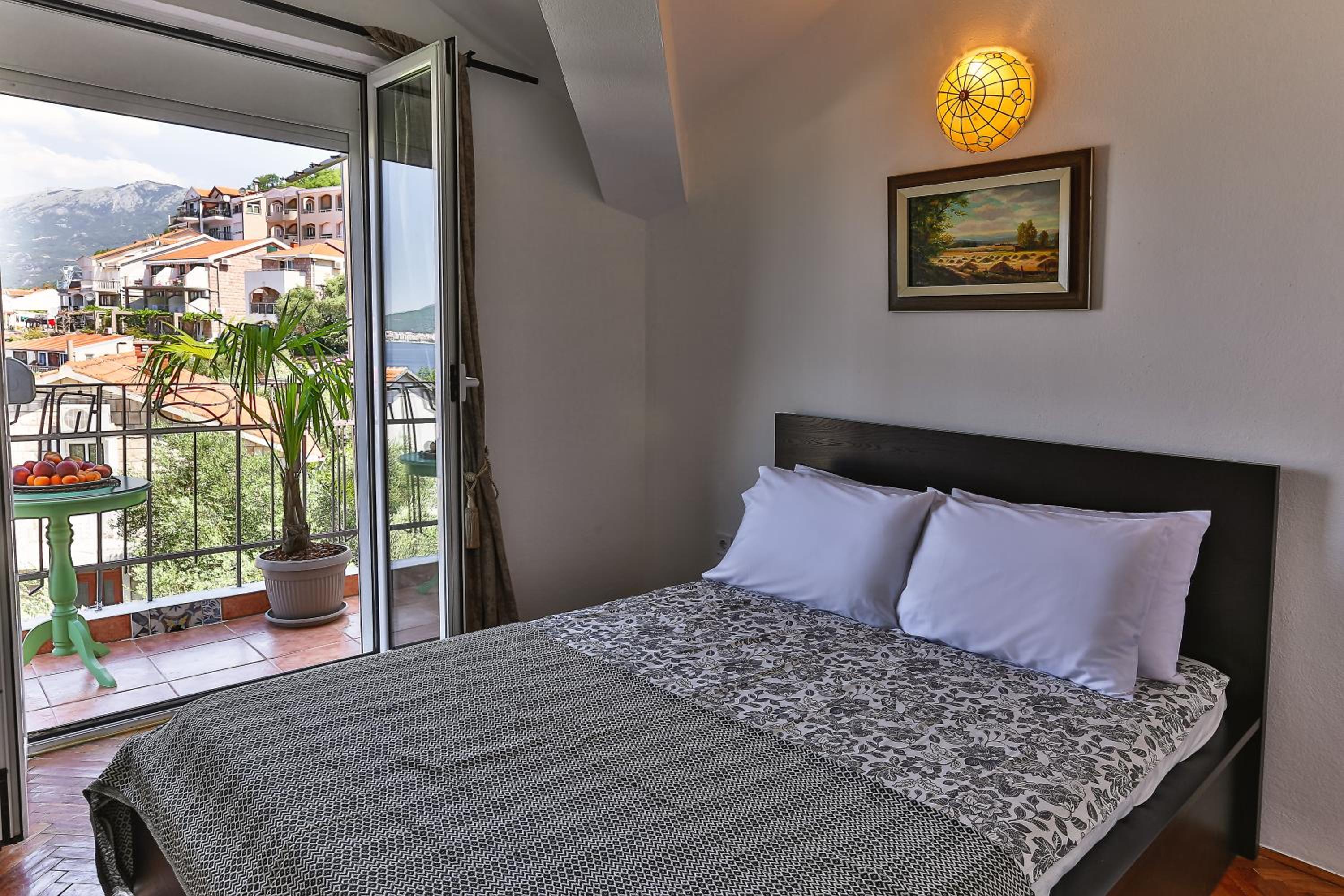 BARBARA SVETI STEFAN photo 3