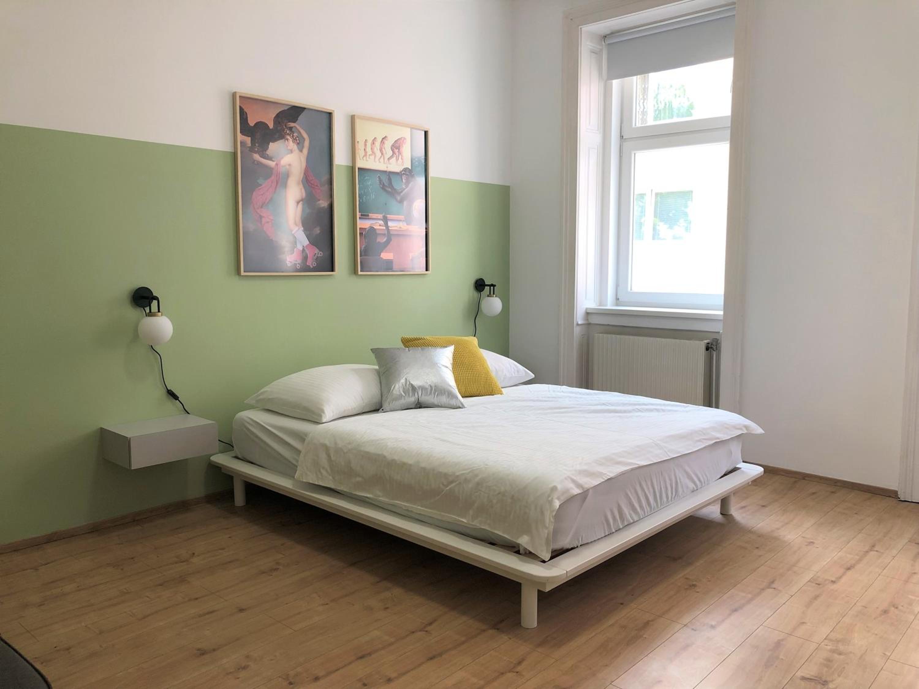 Large Apartments - Great for Groups - with Balcony or Terrace