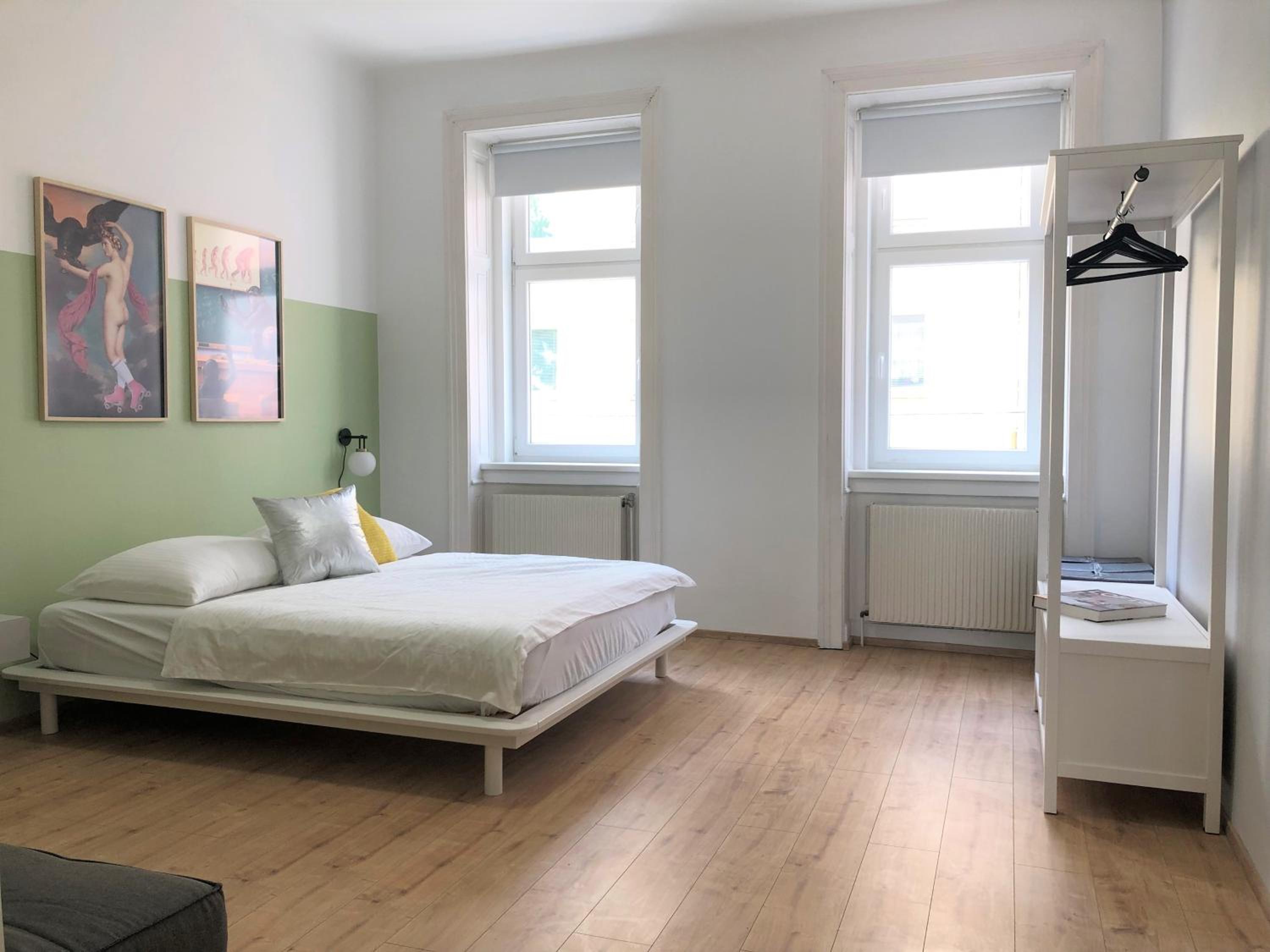 Large Apartments - Great for Groups - with Balcony or Terrace