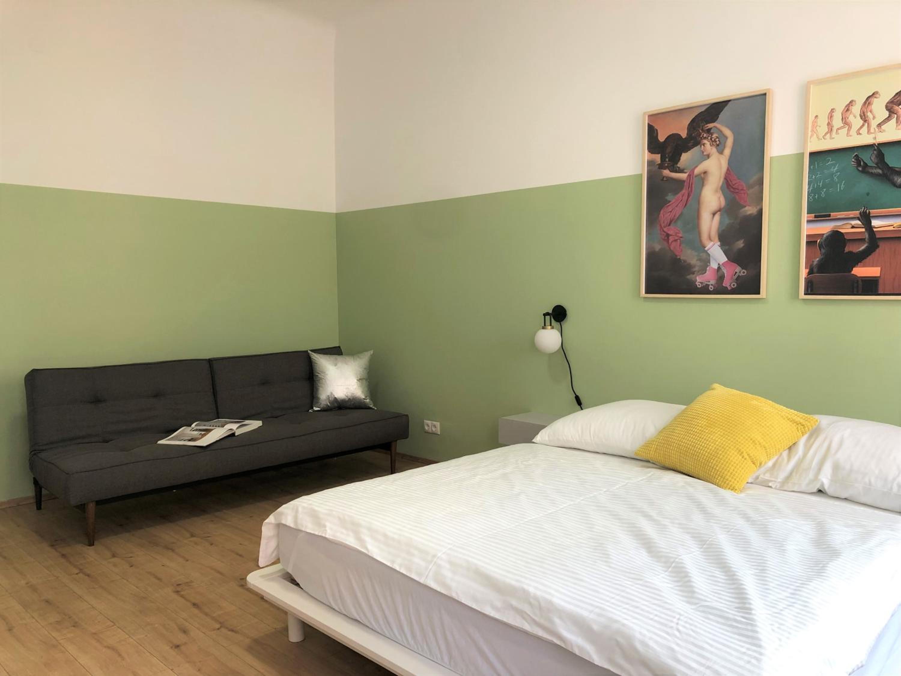 Large Apartments - Great for Groups - with Balcony or Terrace