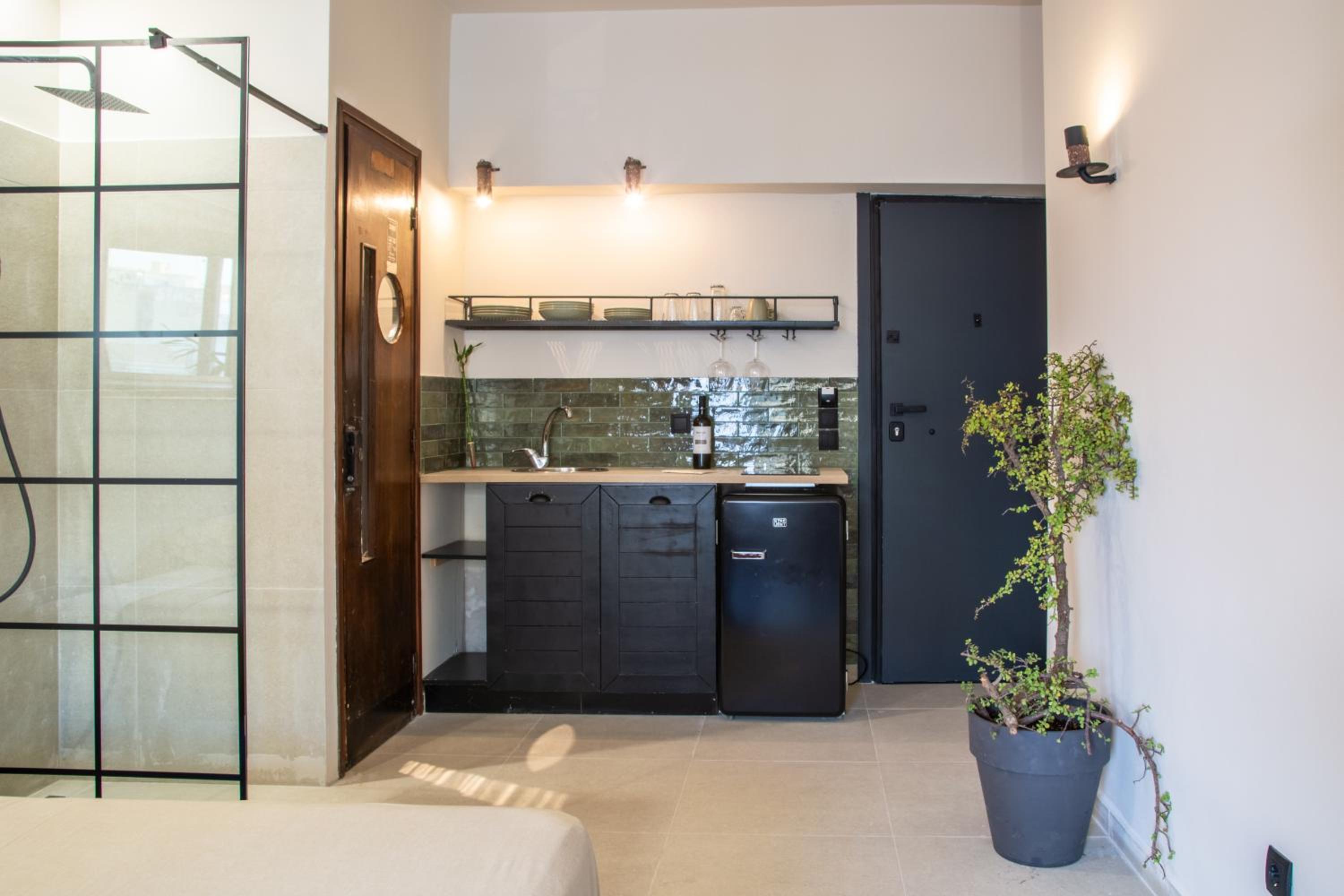 Mosaics studio apt in the Central Market of Athens
