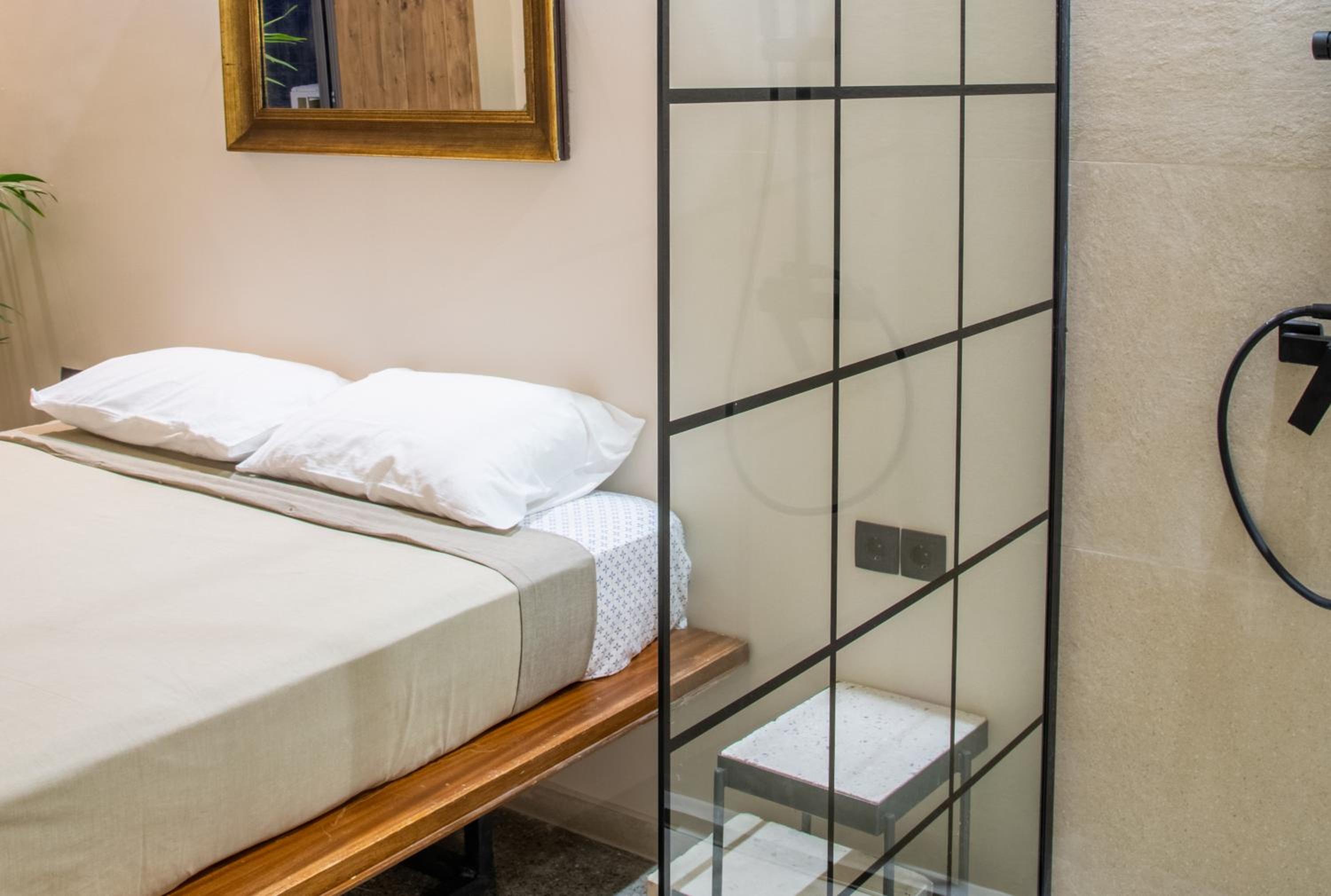 Mosaics studio apt in the Central Market of Athens