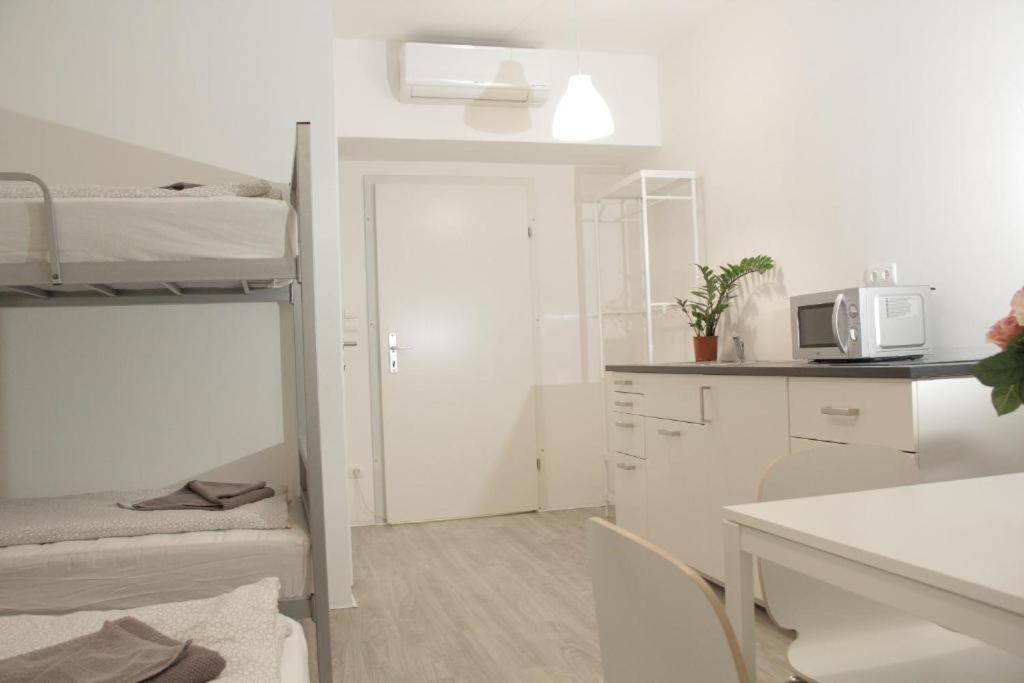 Hauptbahnhof Rooms