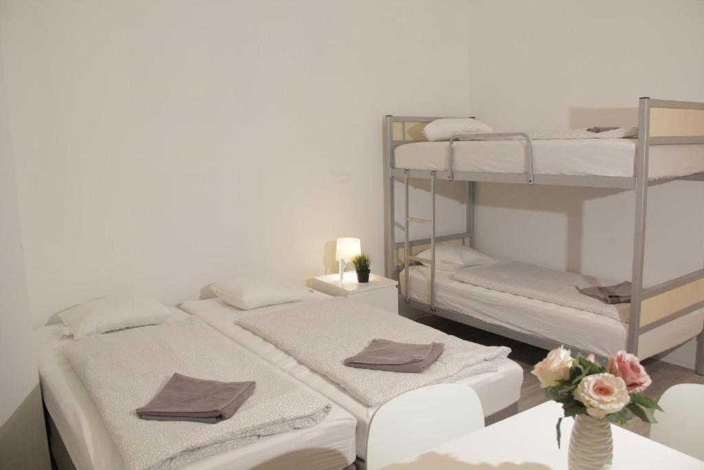 Hauptbahnhof Rooms