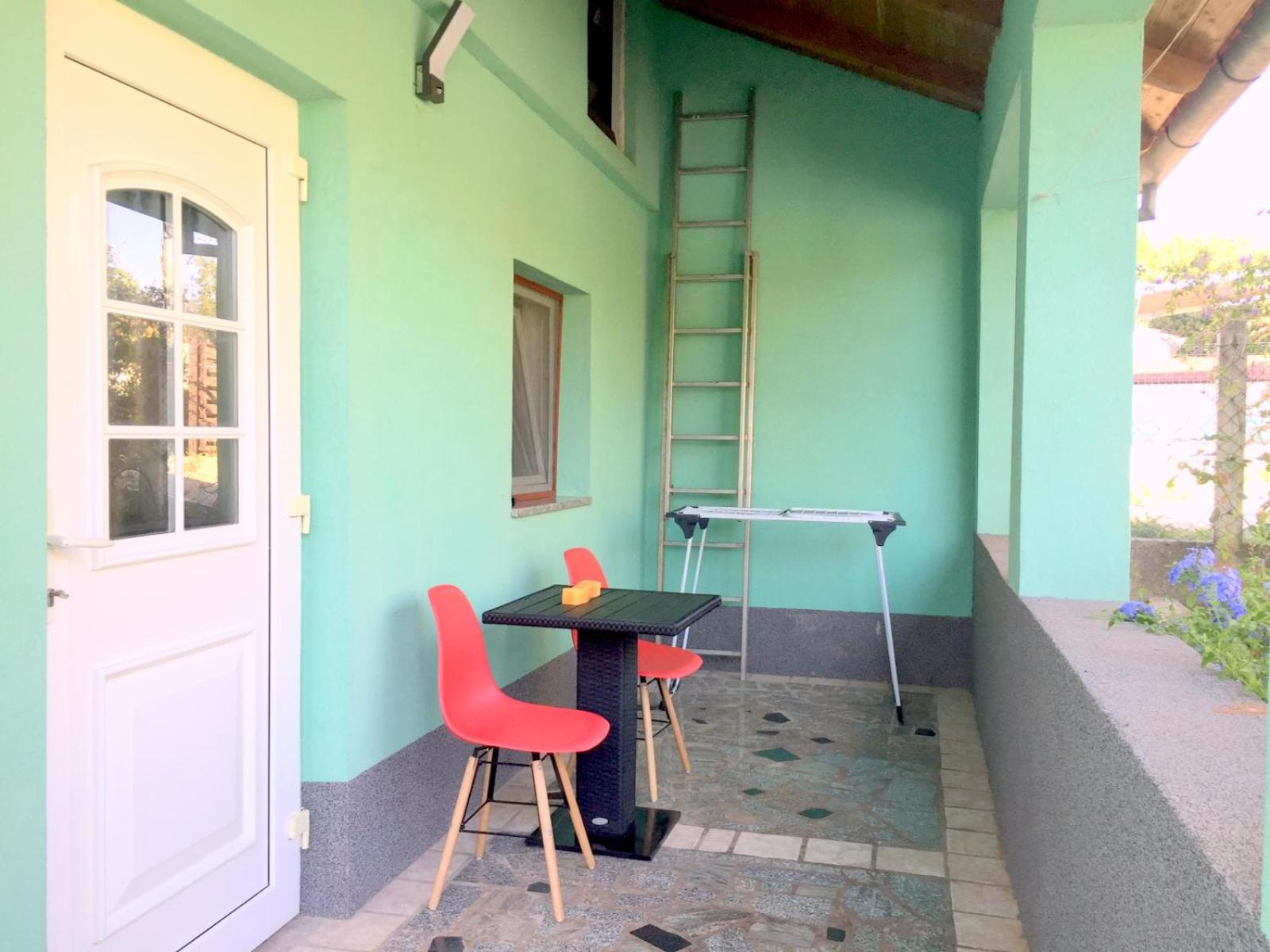 Double room with bathroom, WiFi, airco, parking, washing machine, grill