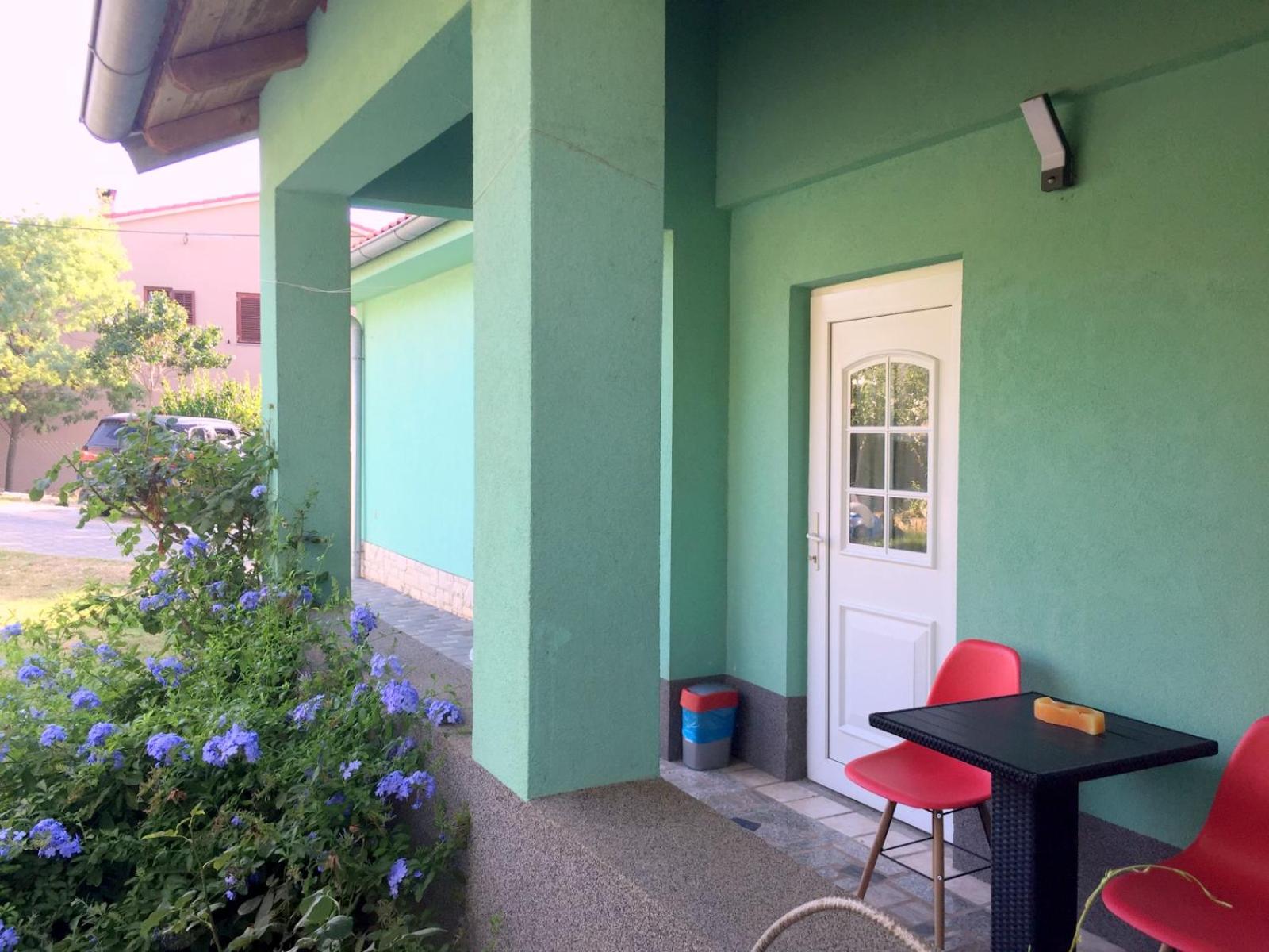 Double room with bathroom, WiFi, airco, parking, washing machine, grill