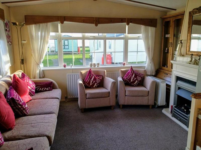 Cosy Cottage Caravan view 2