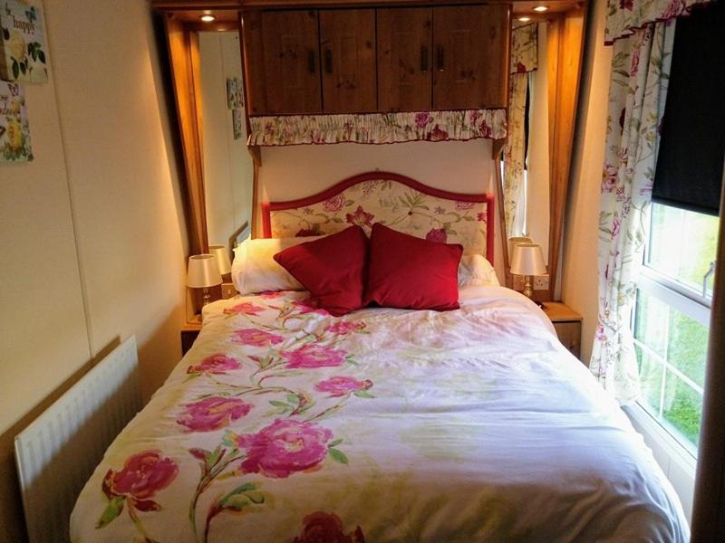 Cosy Cottage Caravan view 3