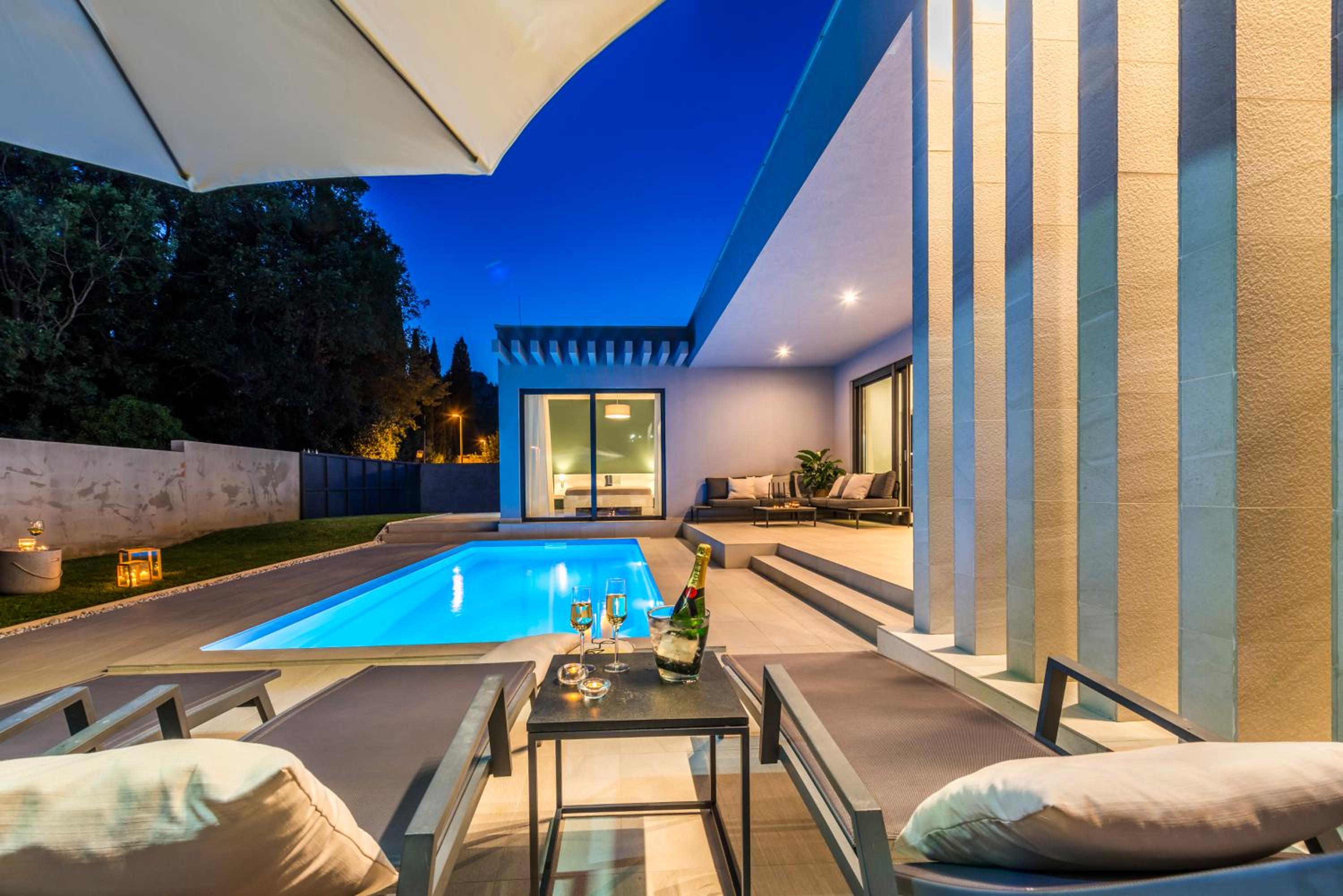 Villa Oasis - Your luxury home away from home view 3