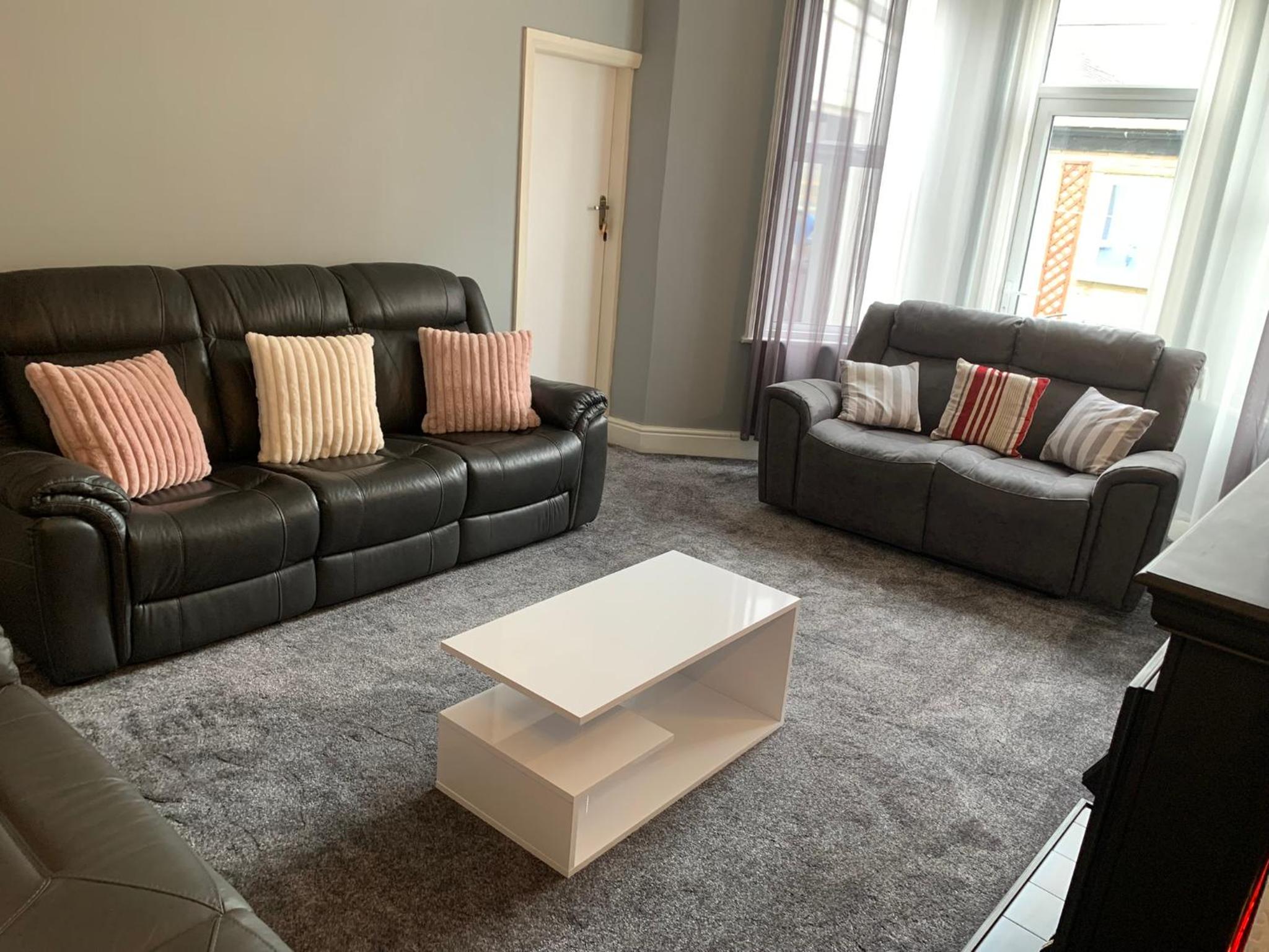 Heather Glen. Six bedroom home near the sea. view 5