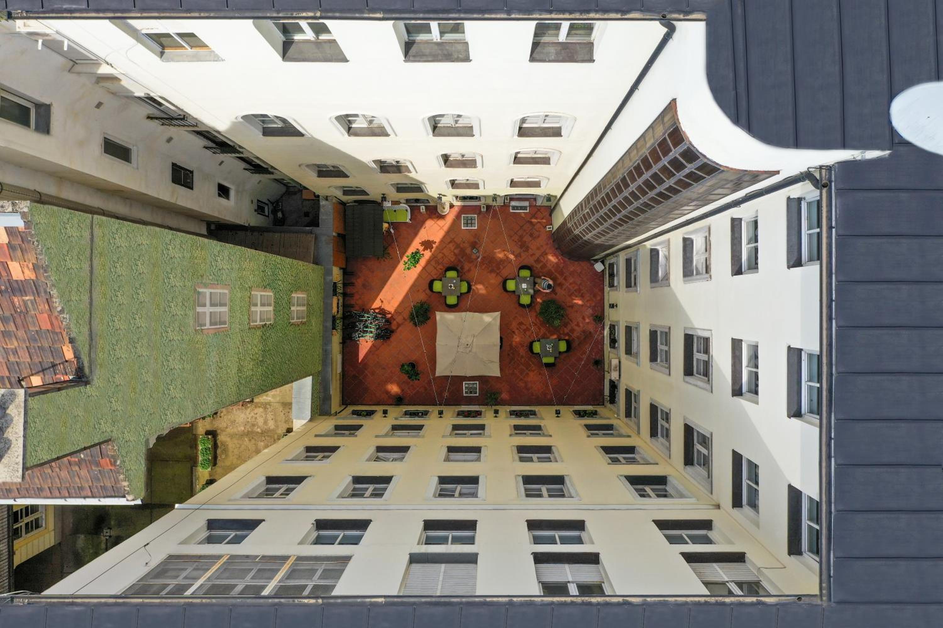 MP Hostel Budapest - Image 2