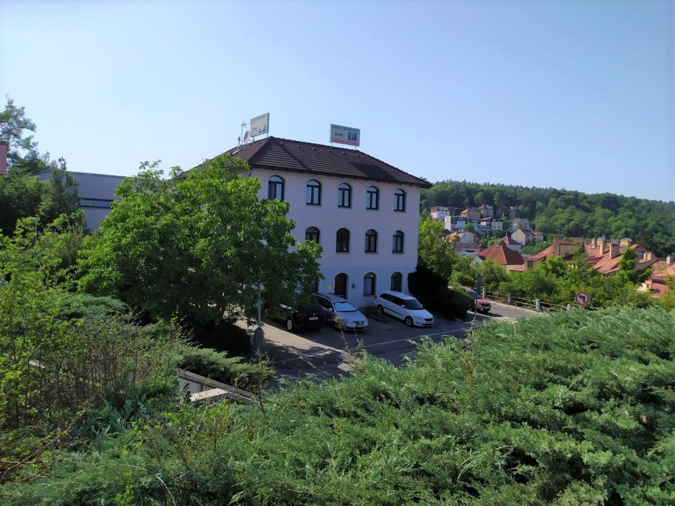 Hotel Villa Jinonice - Image 1