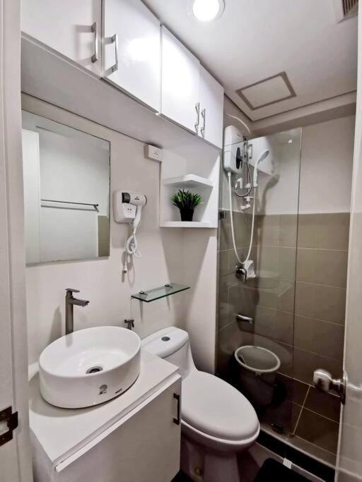 Steff's Condo 815 at CENTRIO Tower Deluxe Unit view 3