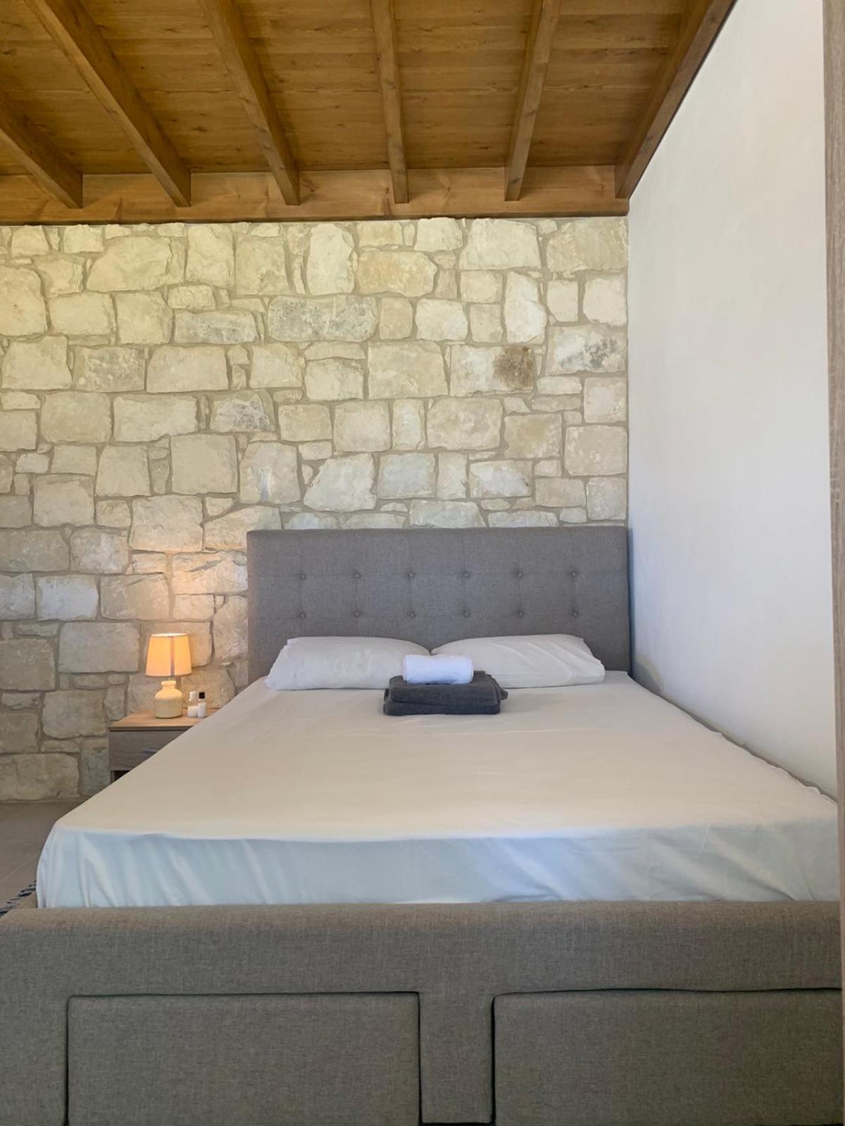 Cosmema Stone house with amazing mountain view