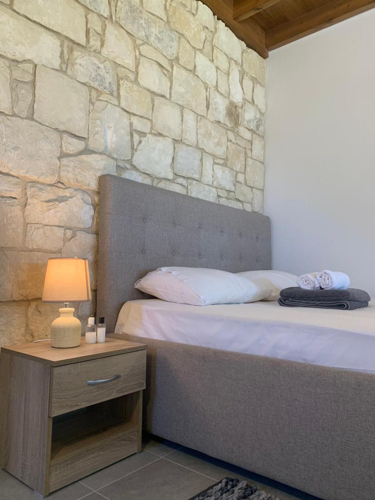 Cosmema Stone house with amazing mountain view