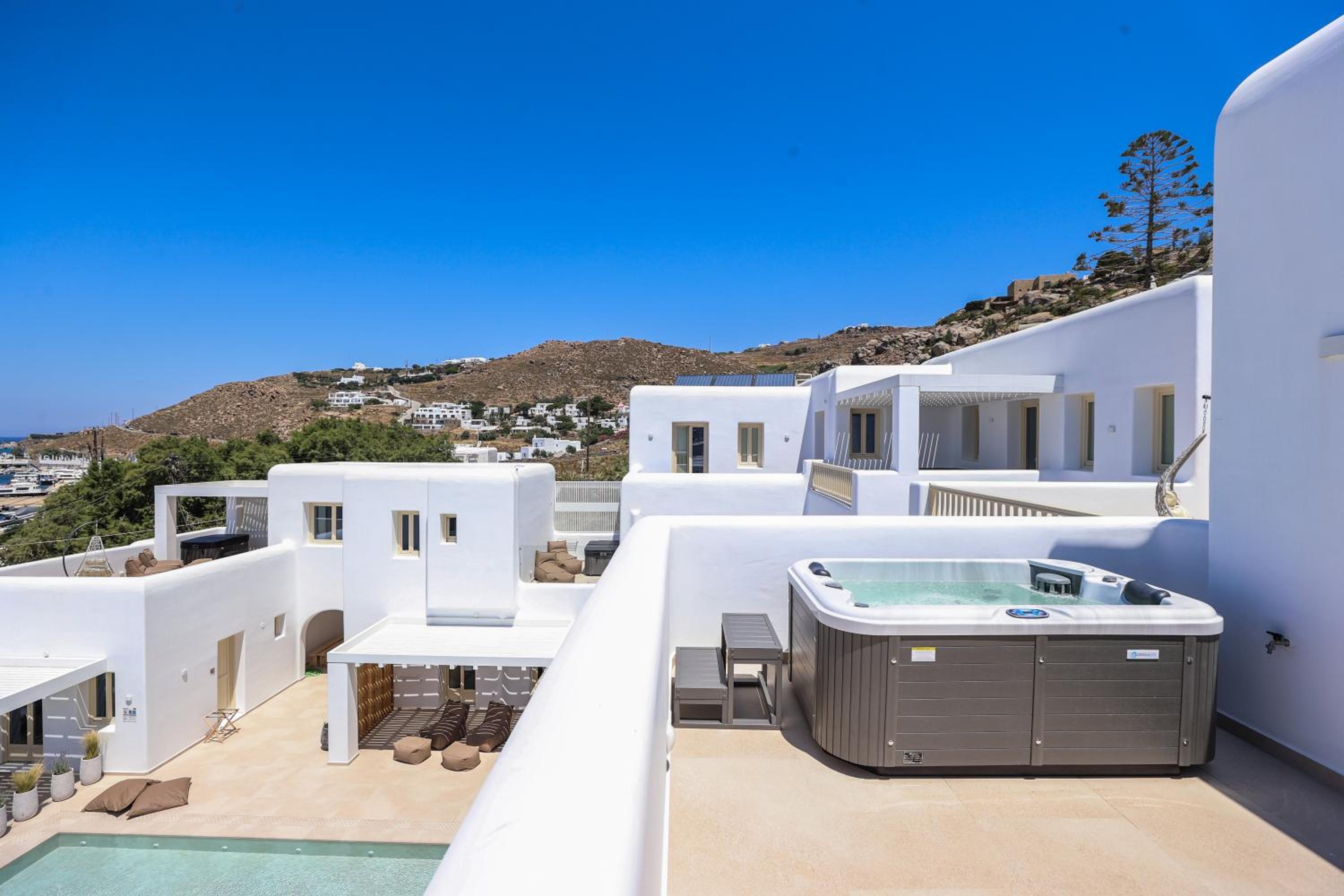 Hotel Life Suites - Image 1