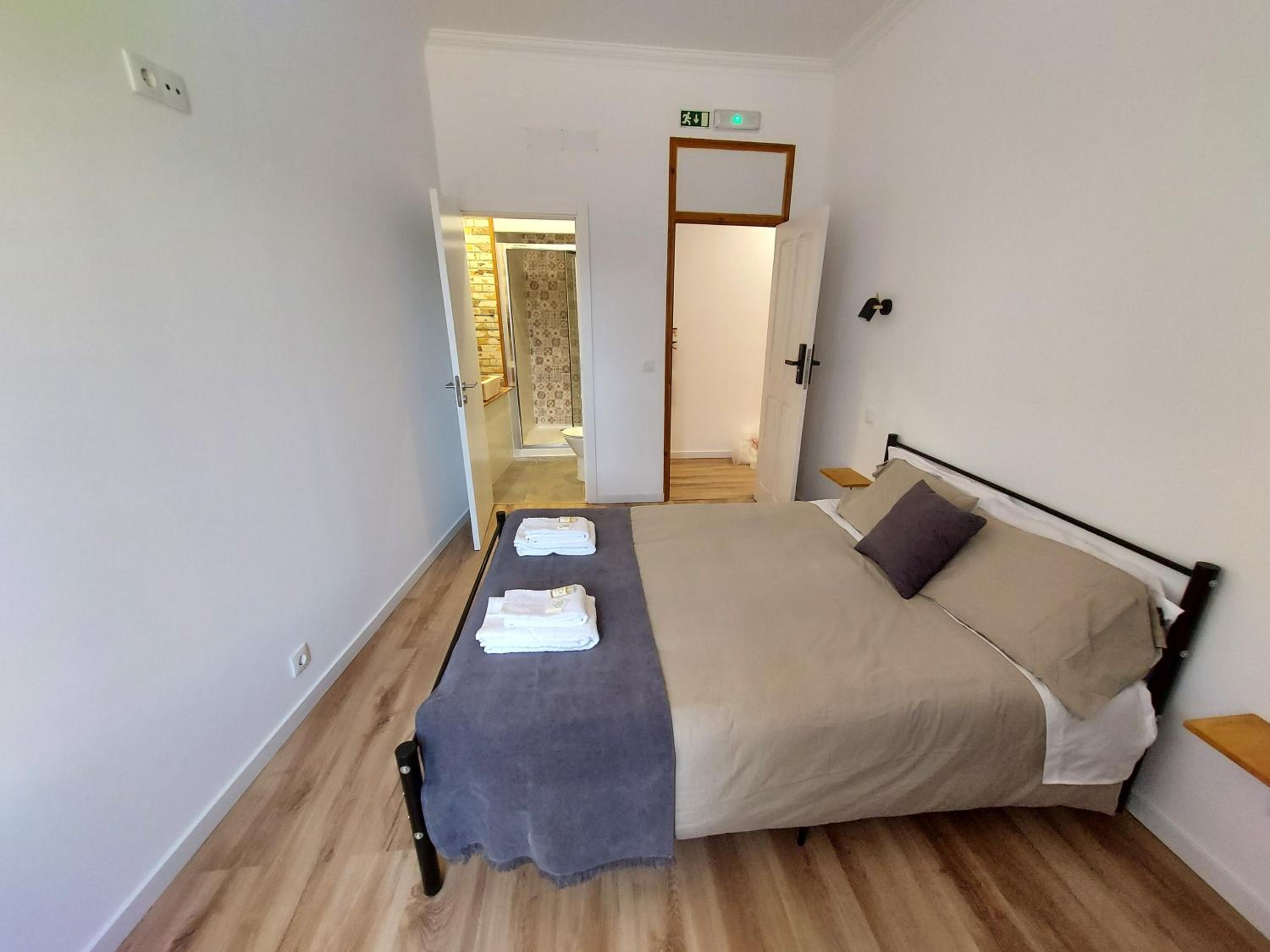 Wolley - Peniche GuestHouse