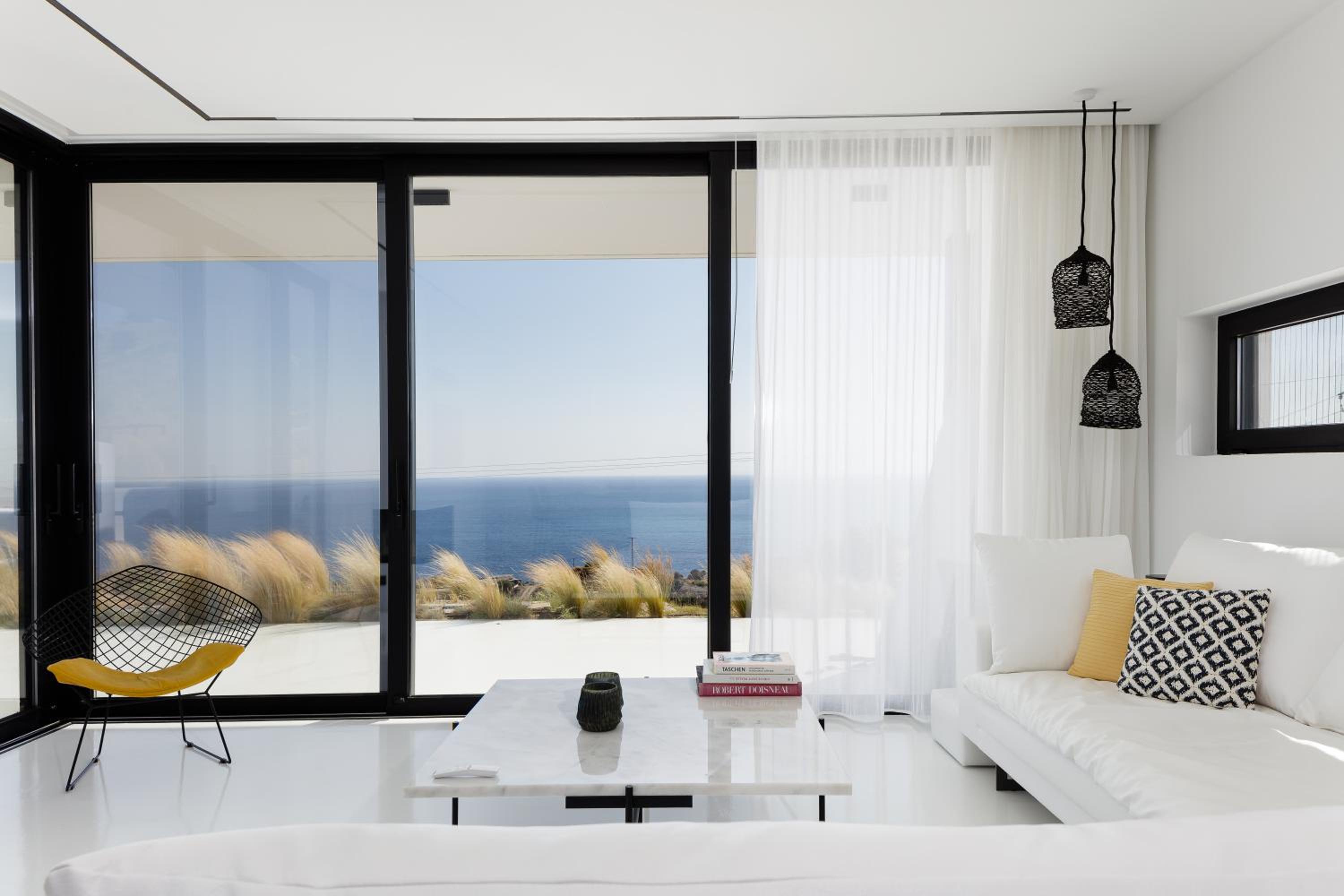 White Hera view 4