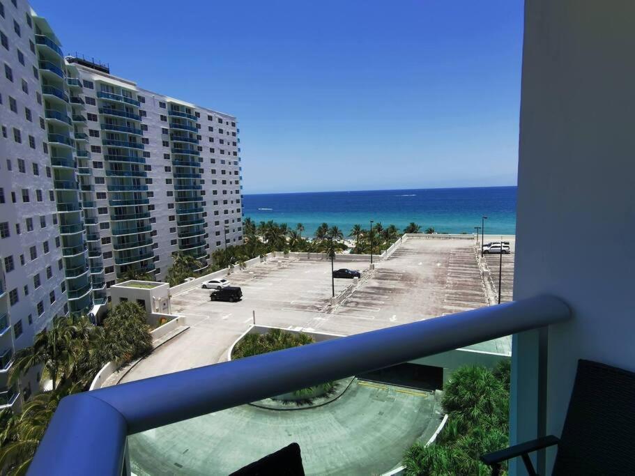 Luxury Stylish Oceanfront 2 bedroom 2 bathroom in HOLLYWOOD FL view 3