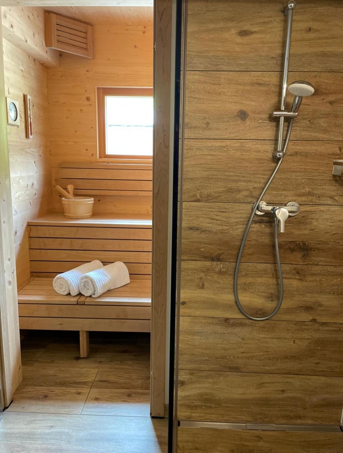 Photo 64
