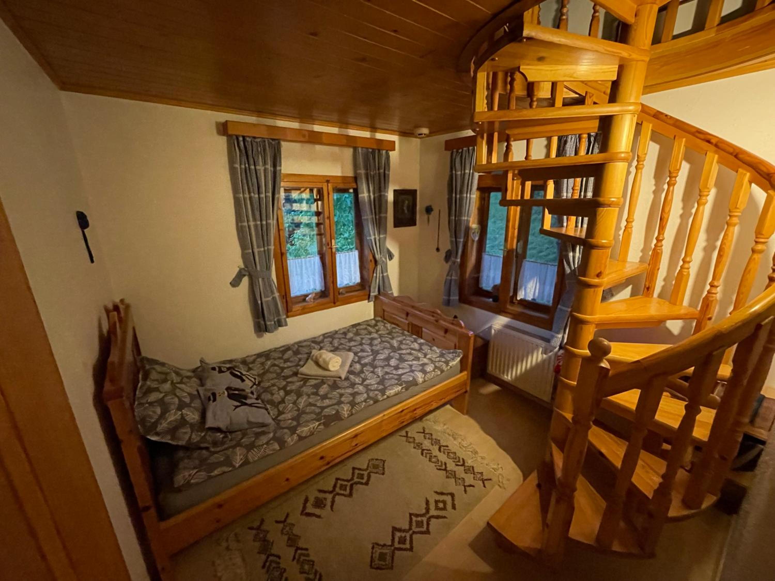 Hiša pod Rogatcem view 5