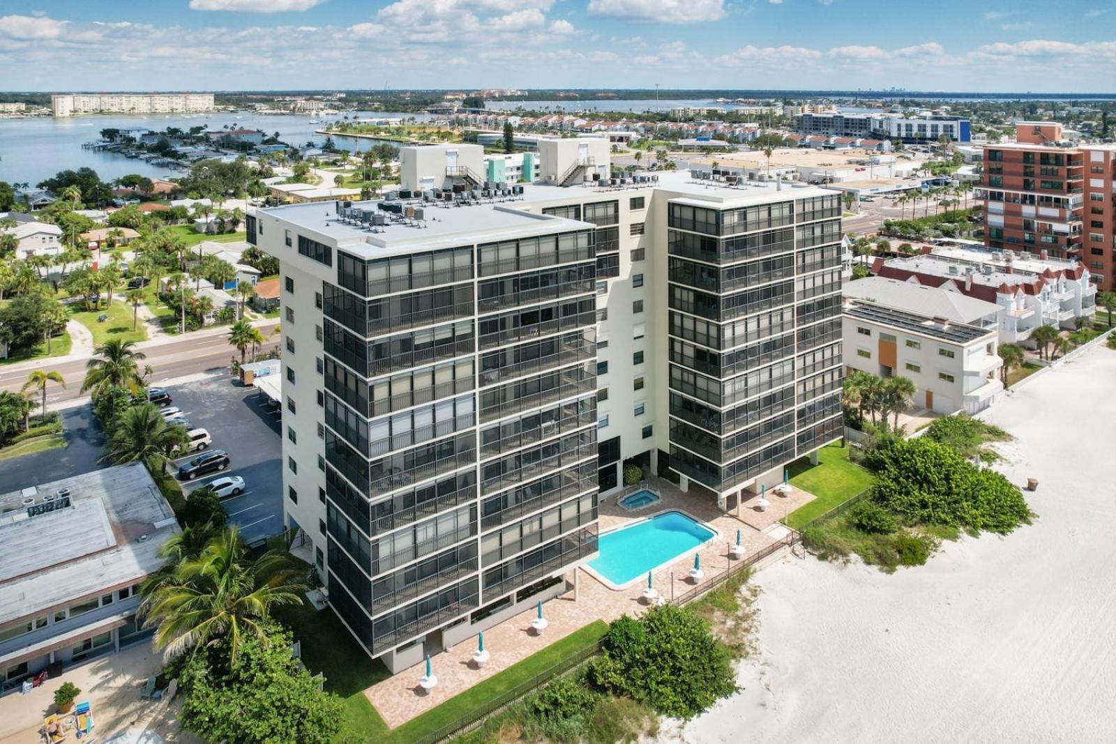Sweeping Ocean Views - Shores of Madeira #504 view 4