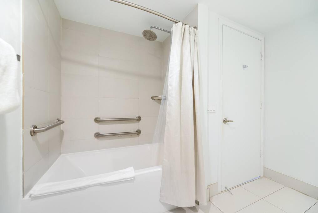Awesome 2BR Condo @Beachwalk Resort W/Pool view 3