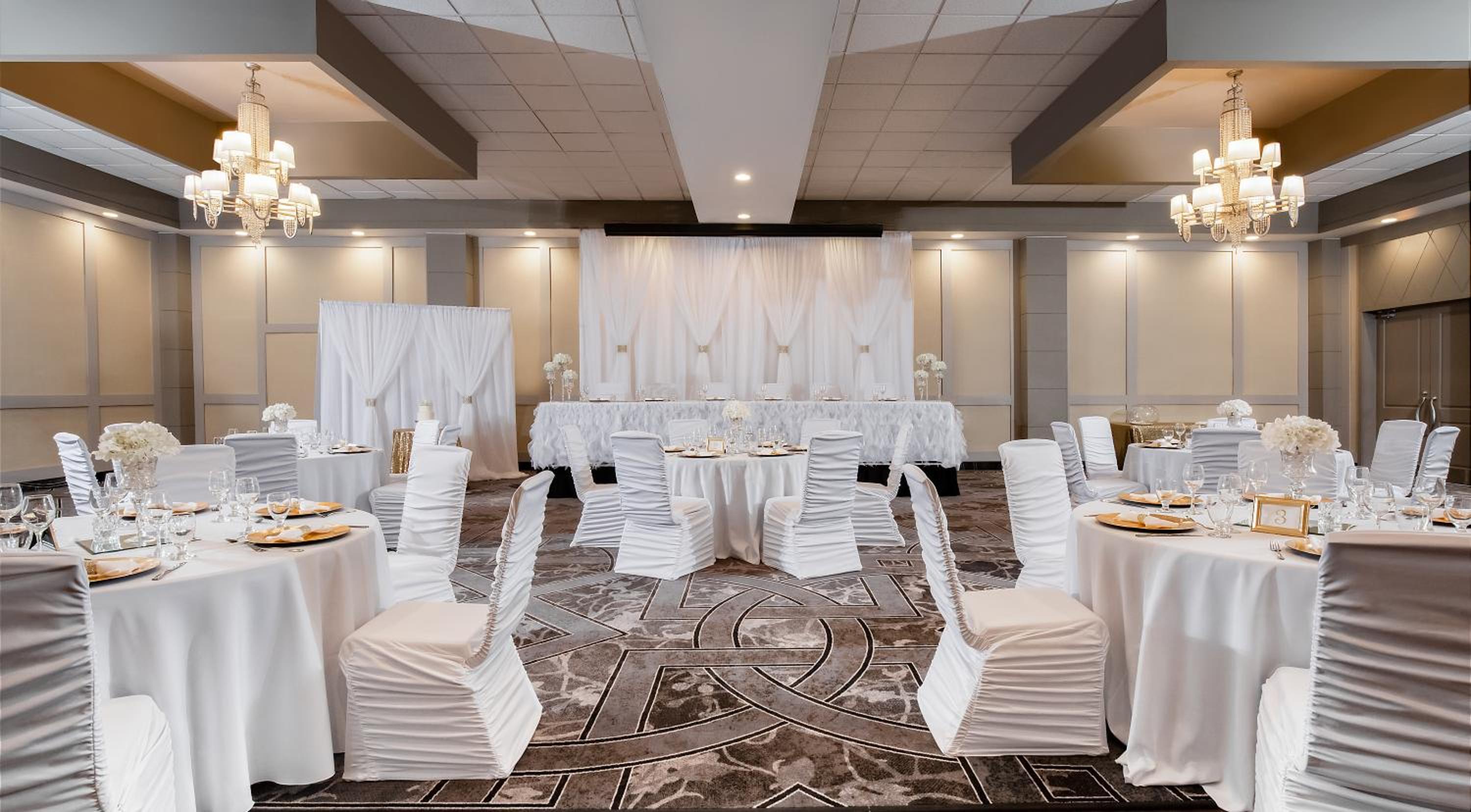 Grande Prairie Vacations - Pomeroy Hotel  Conference Centre - Property Image 5