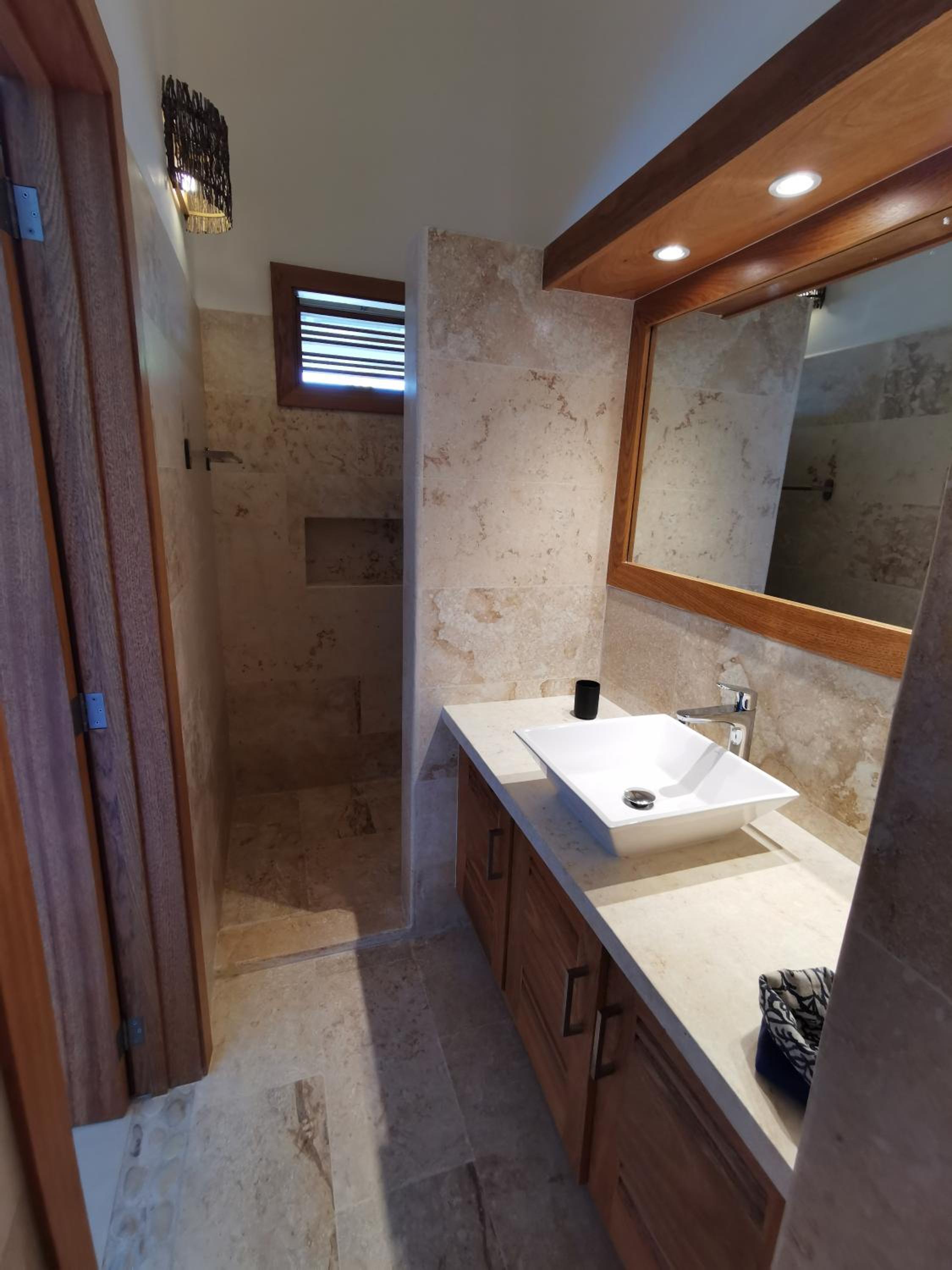 Flor de Coco, Villa neuve, 5 chambres, 5 salles de bains et grande piscine à 250 mètres de la plage view 5