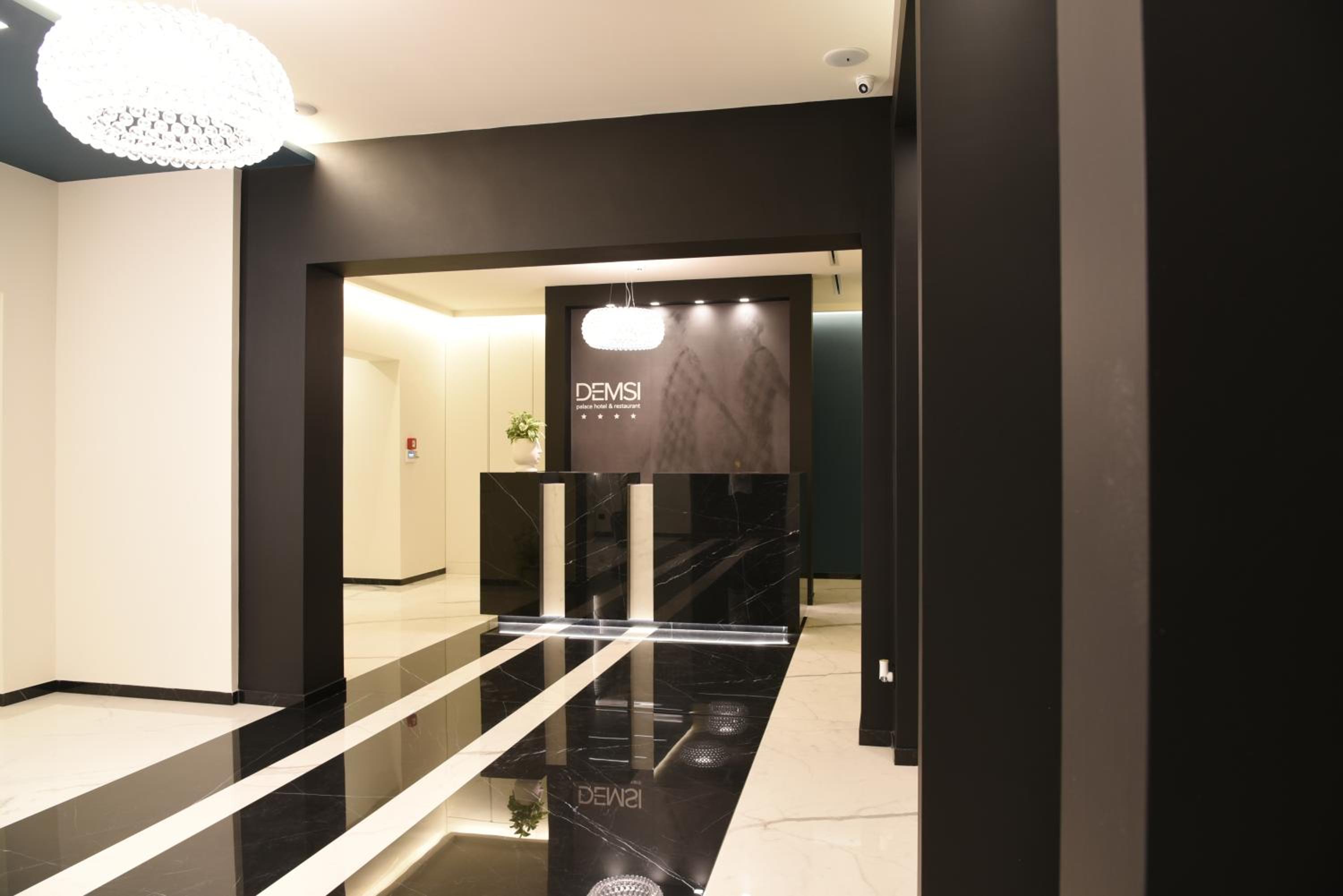 Hotel DEMSI Palace Hotel & Restaurant