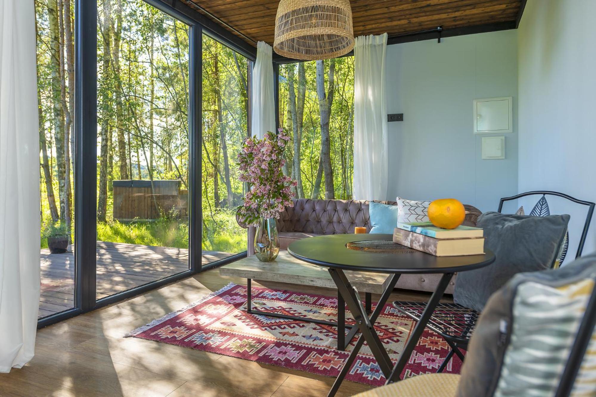 Modern and specious riverside cabin with hot tub view 5