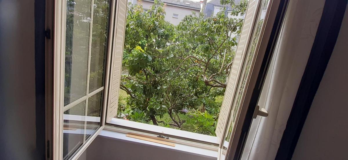 Chambre d'hôte le jardin de l'Esplanade Rennes Centre et gare view 3