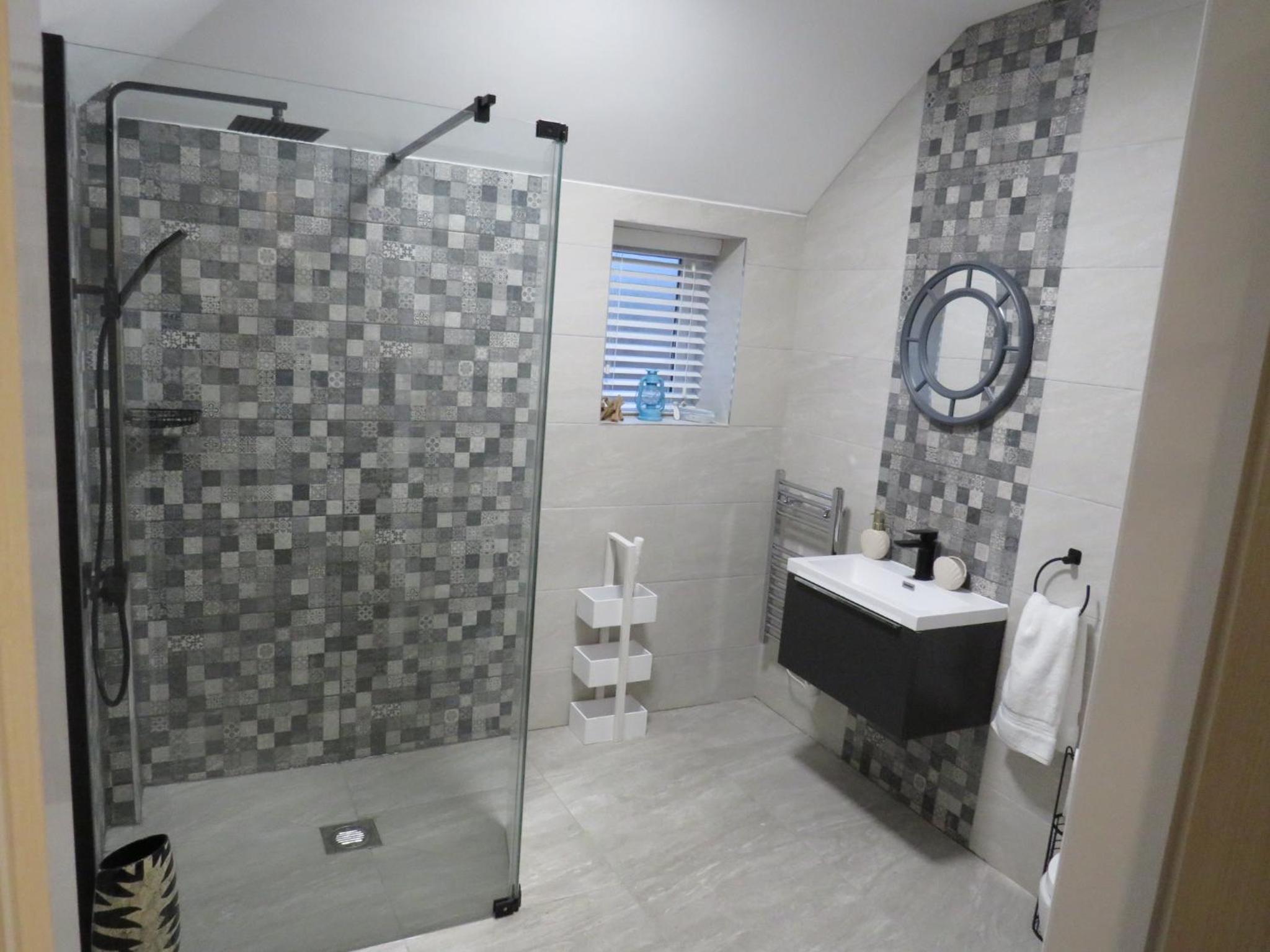 The Stables At Eastmoor Farm Large Luxury 2 Bed Cottage with Big Family Bedroom Dog Friendly Secure Gardens and Free Parking Free WiFi view 5