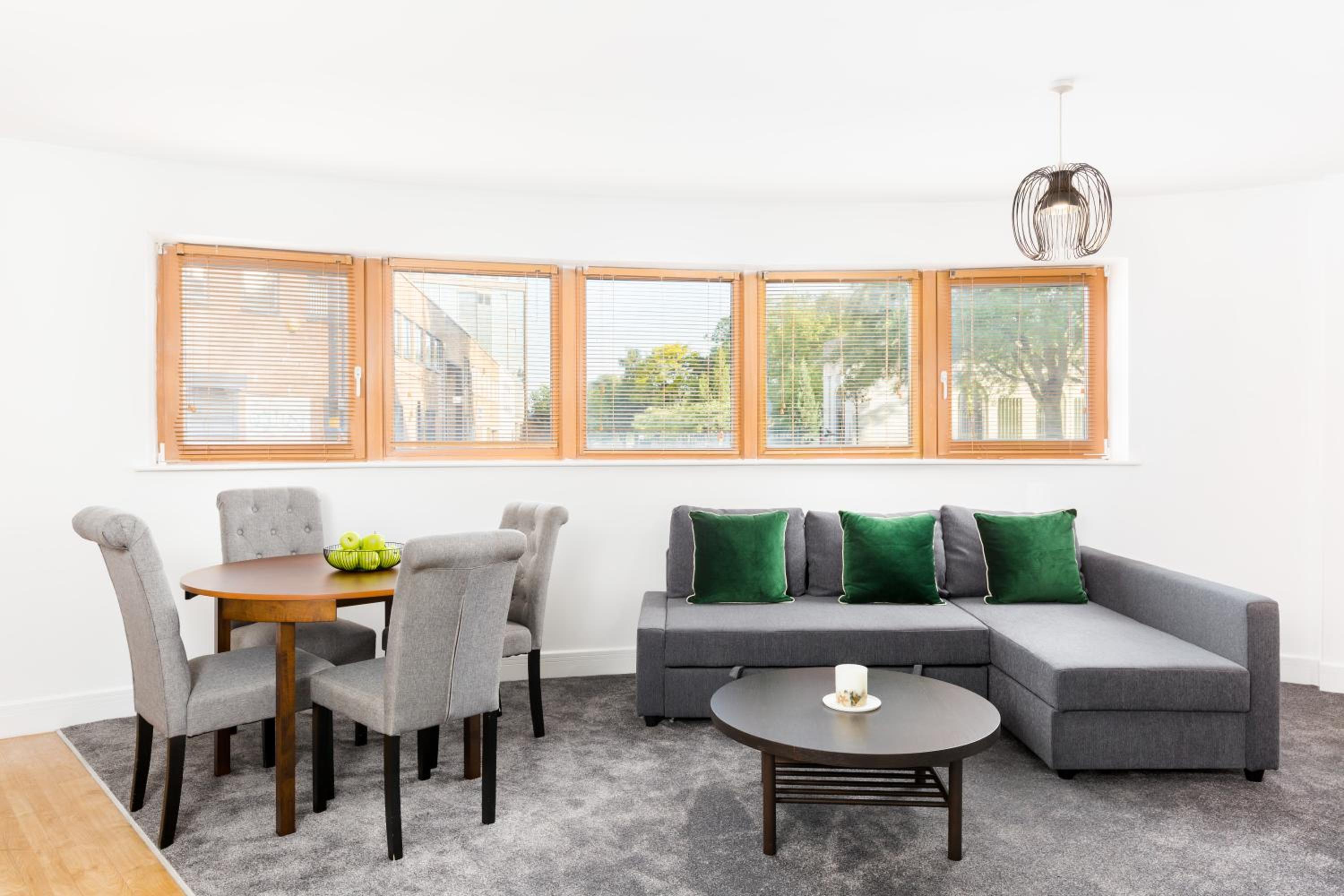 Lovely 2BDR Ground floor Apt By Diakonia Residences Birmingham With Private Terrace view 3