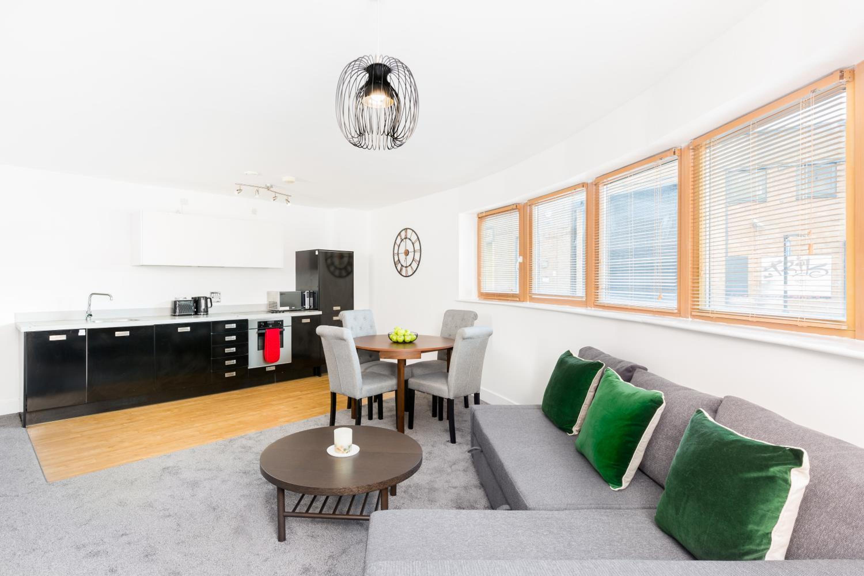 Lovely 2BDR Ground floor Apt By Diakonia Residences Birmingham With Private Terrace view 4