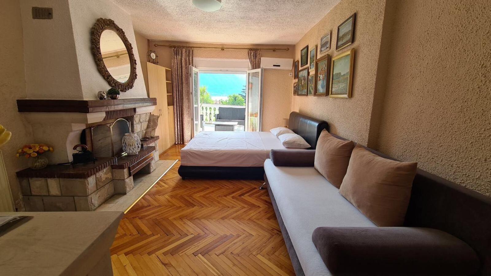 Apartments Lara view 3