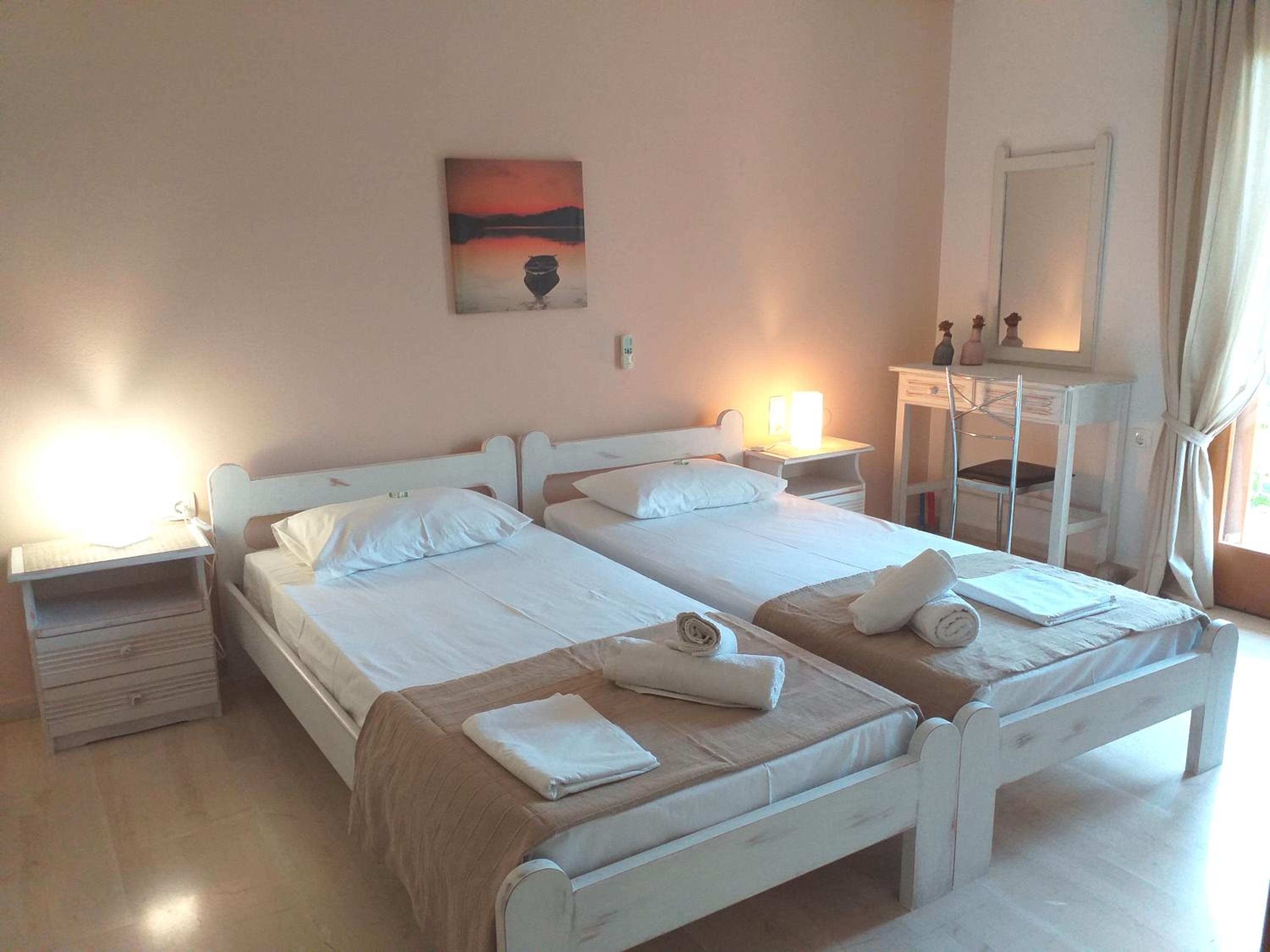 LAGADA HOLIDAY ROOMS
