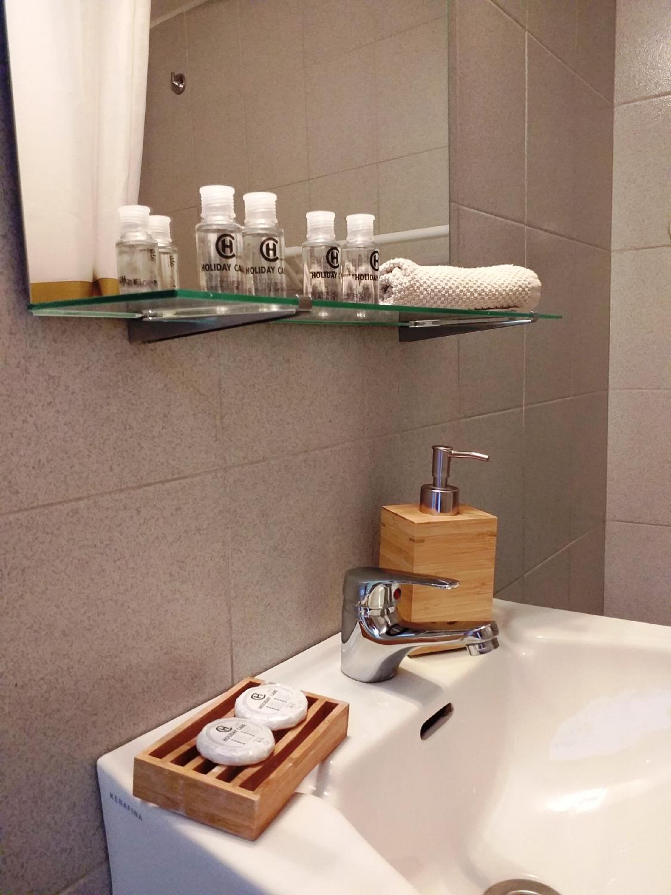 LAGADA HOLIDAY ROOMS