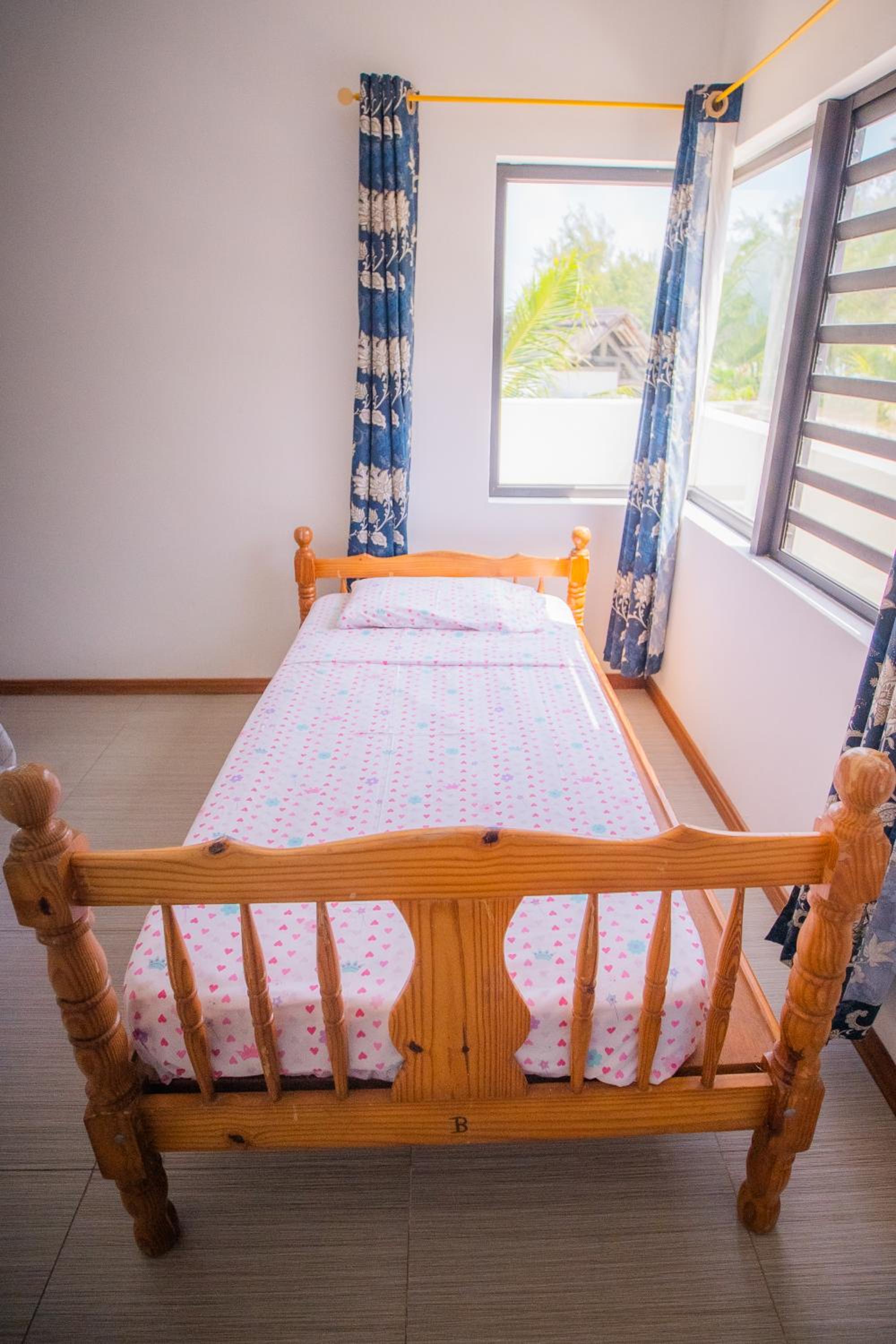 Villa Fitz: Sunlit Beach Getaway w/ Pool + WIFI, photo 21