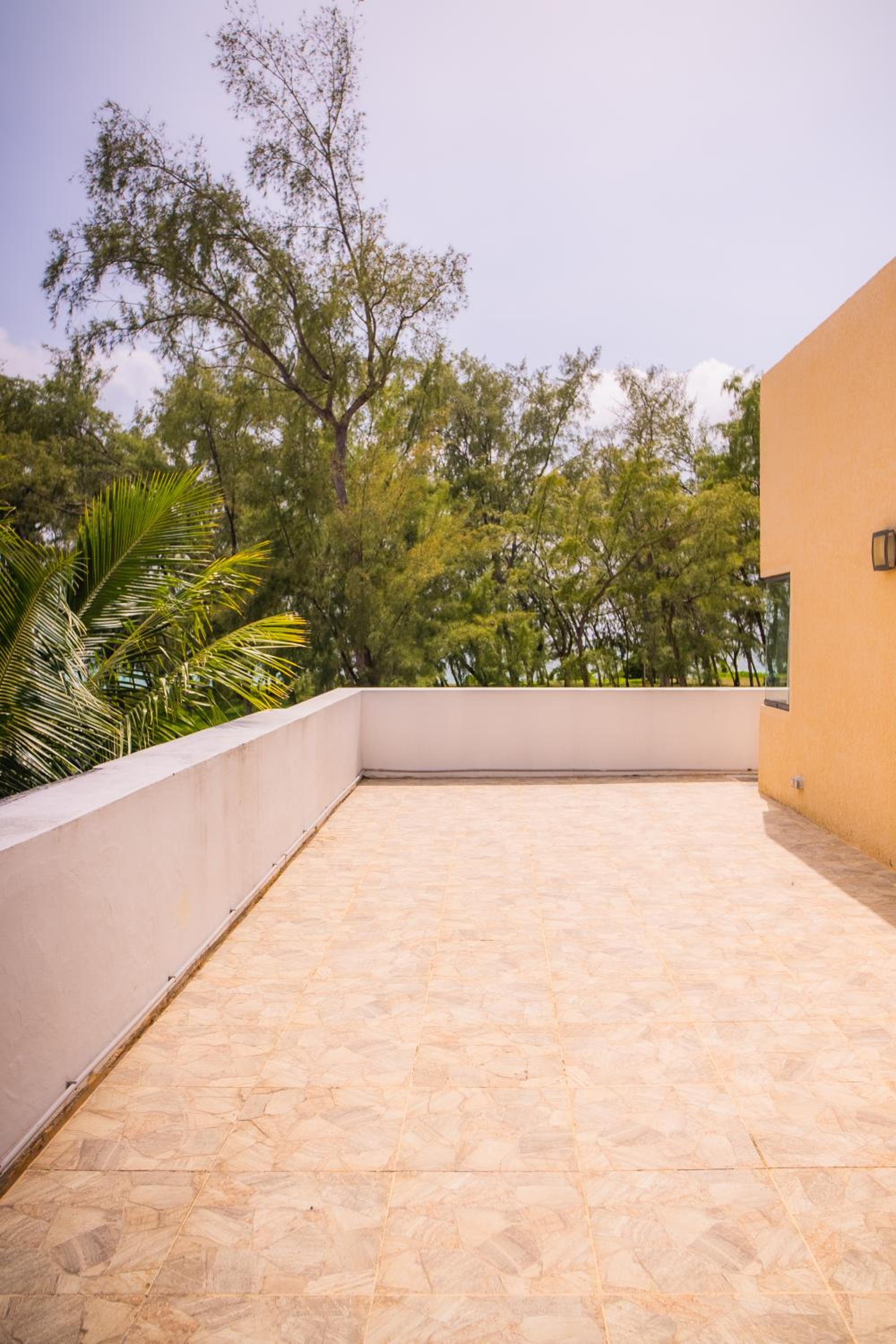 Villa Fitz: Sunlit Beach Getaway w/ Pool + WIFI, photo 15
