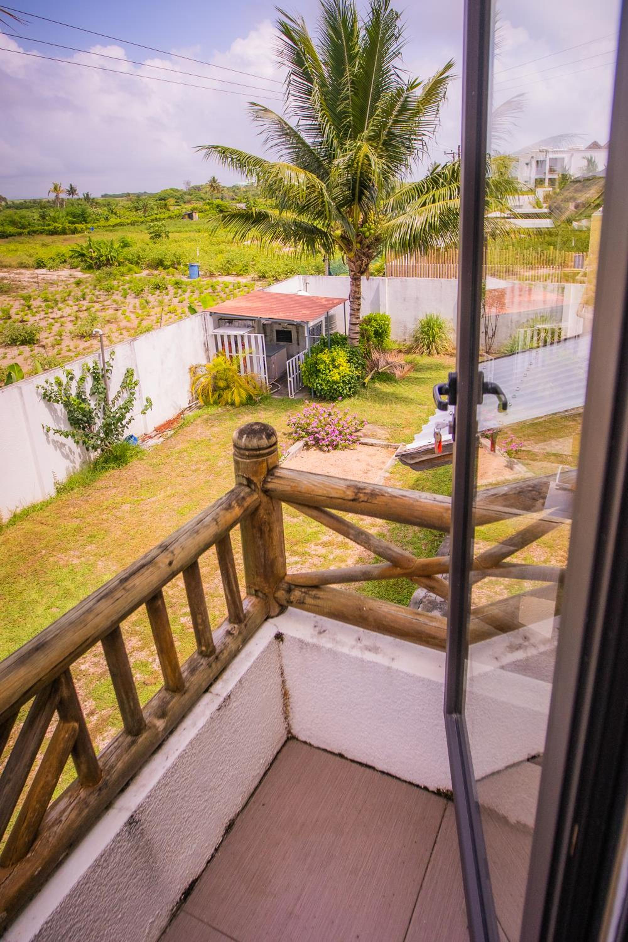Villa Fitz: Sunlit Beach Getaway w/ Pool + WIFI, photo 19