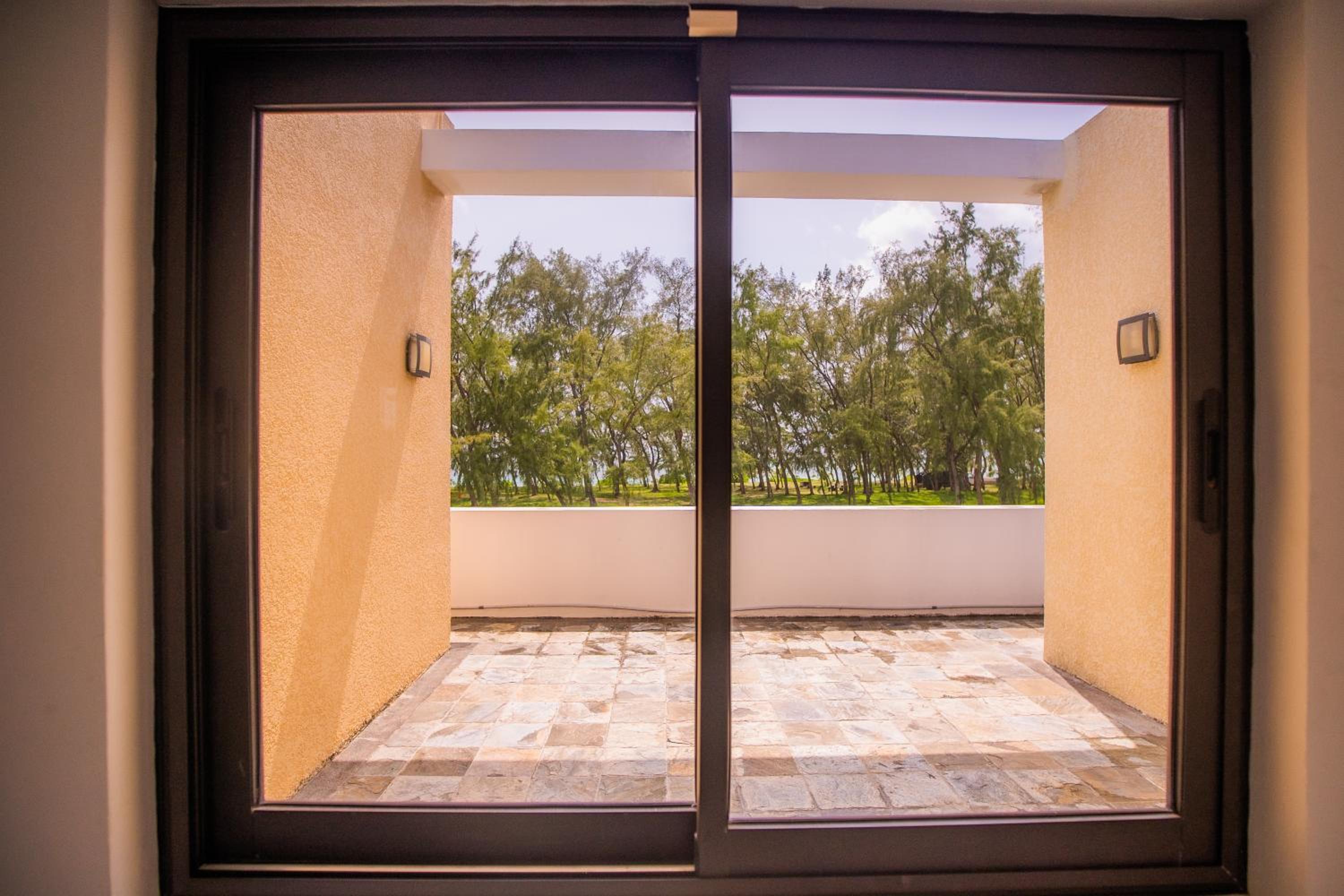 Villa Fitz: Sunlit Beach Getaway w/ Pool + WIFI, photo 14