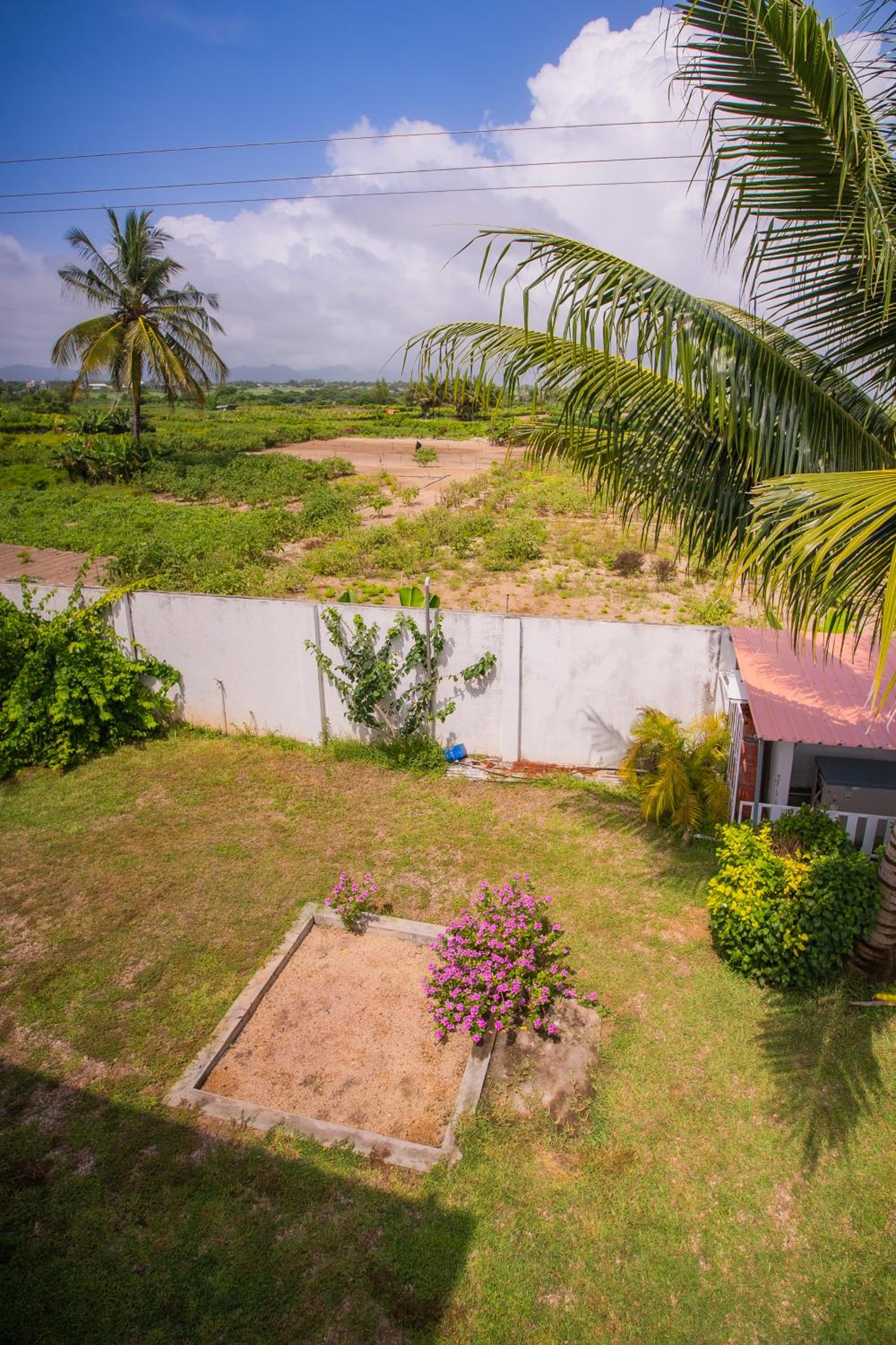 Villa Fitz: Sunlit Beach Getaway w/ Pool + WIFI, photo 11