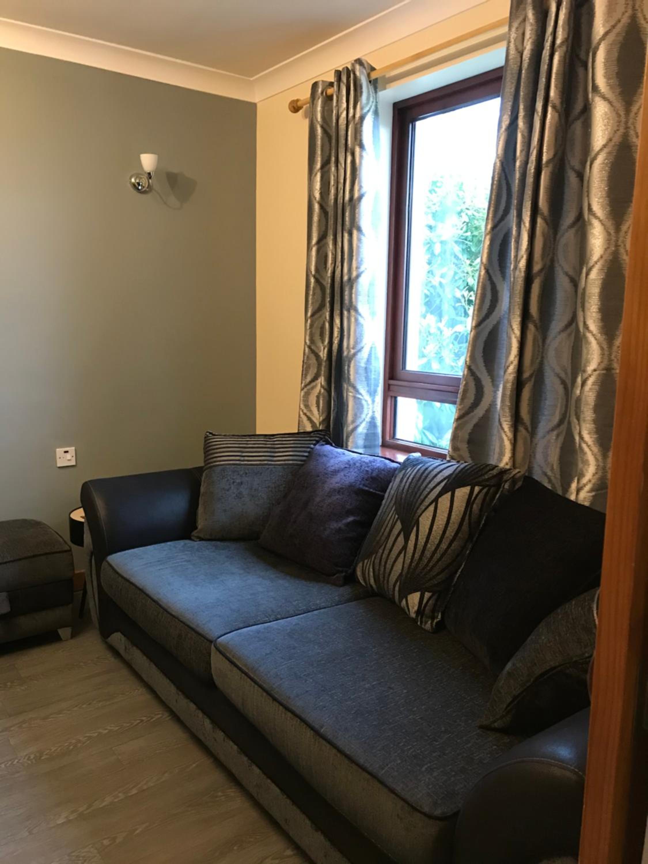 No 5 Newly refurbished 4 bedroom house view 3