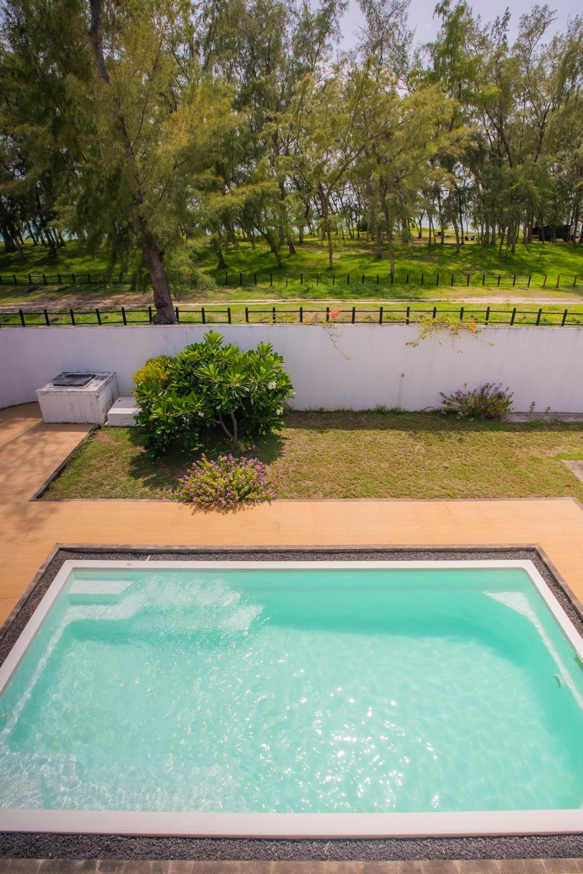 Villa Fitz: Sunlit Beach Getaway w/ Pool + WIFI, photo 30